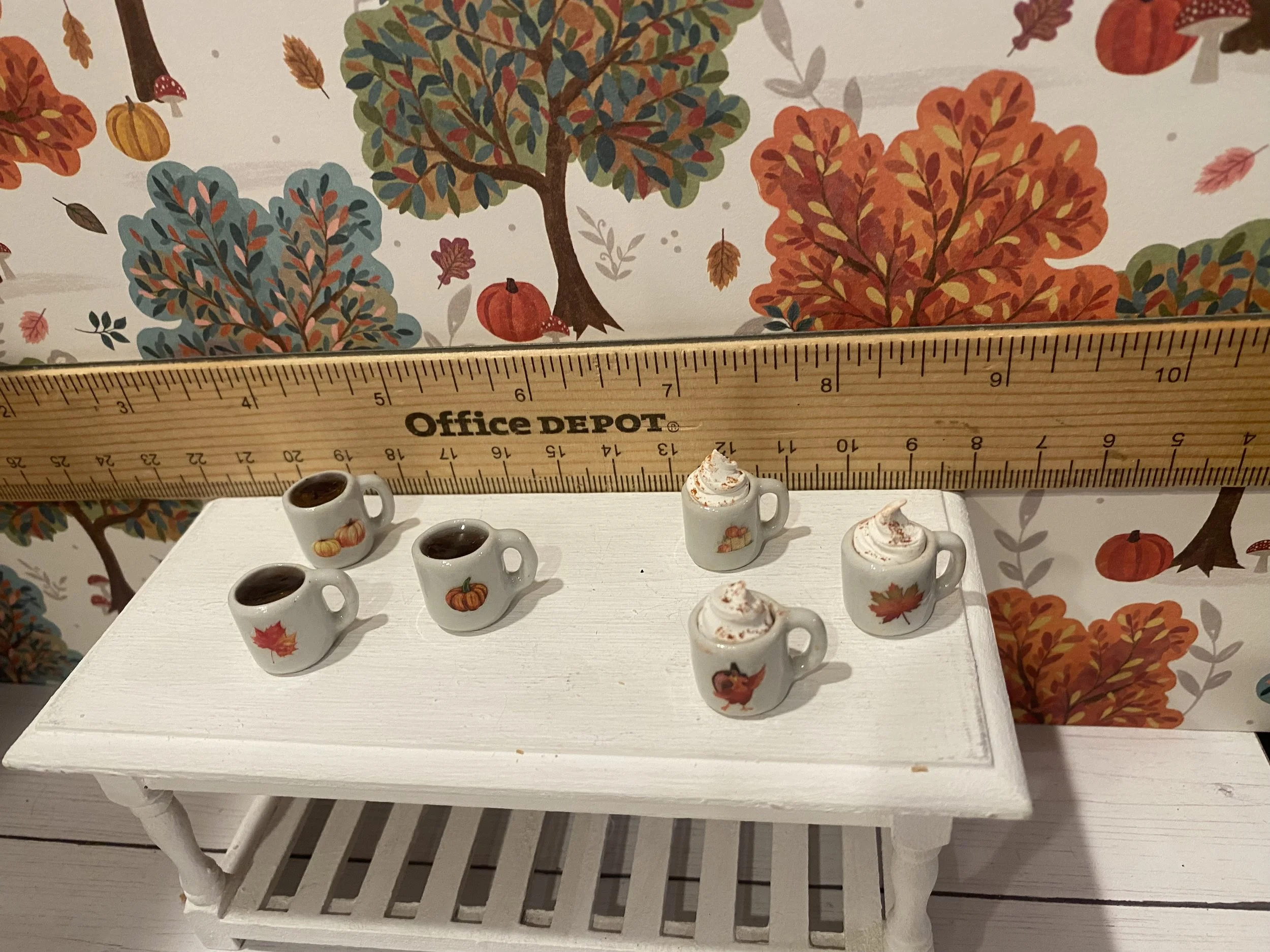 Miniature Fall Cocoa and Apple Cider Mugs, 1:12
