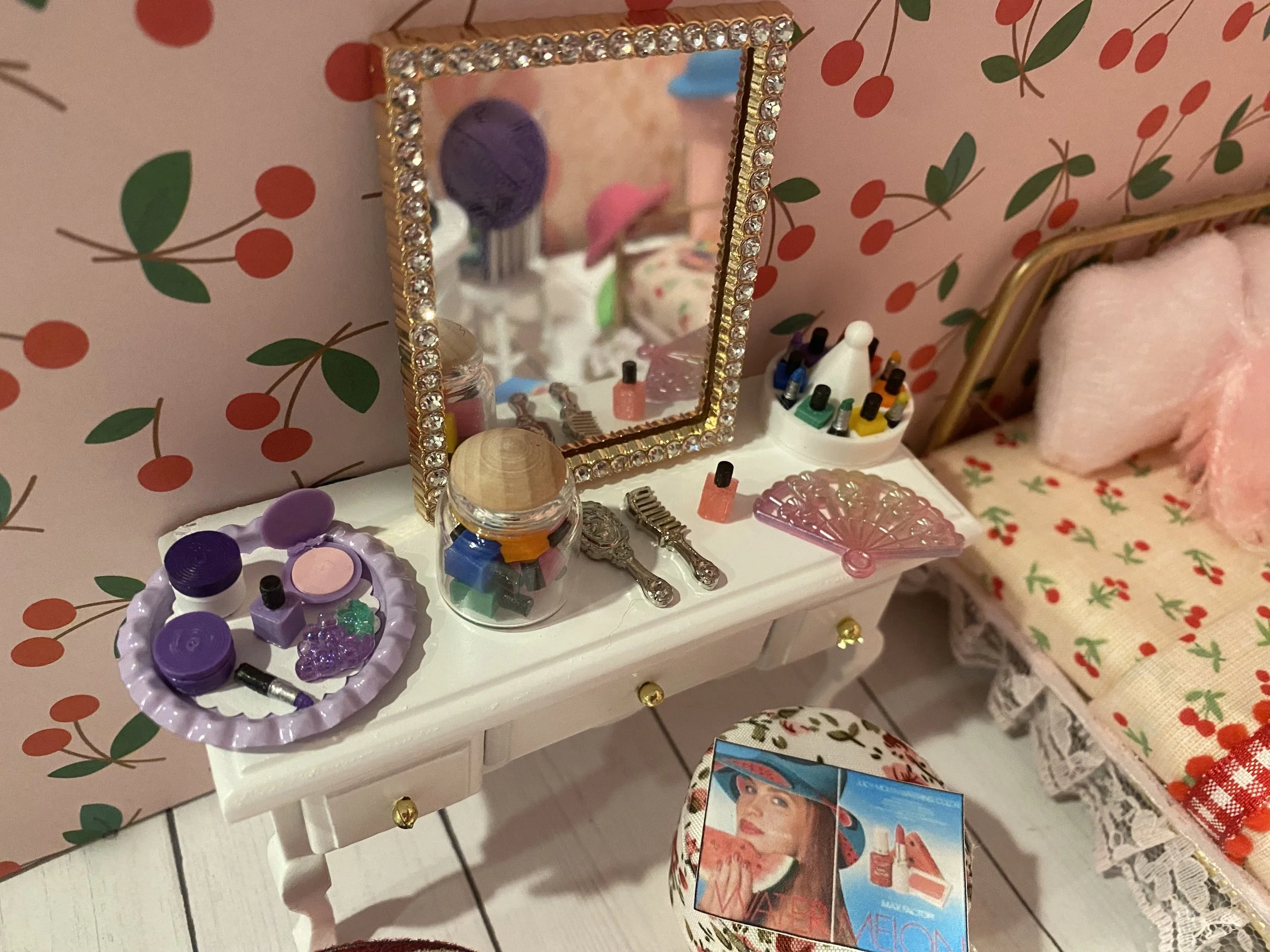 Miniature Tutti-Fruitti Make-Up Collections, Dollhouse Beauty Accessories, 1:12