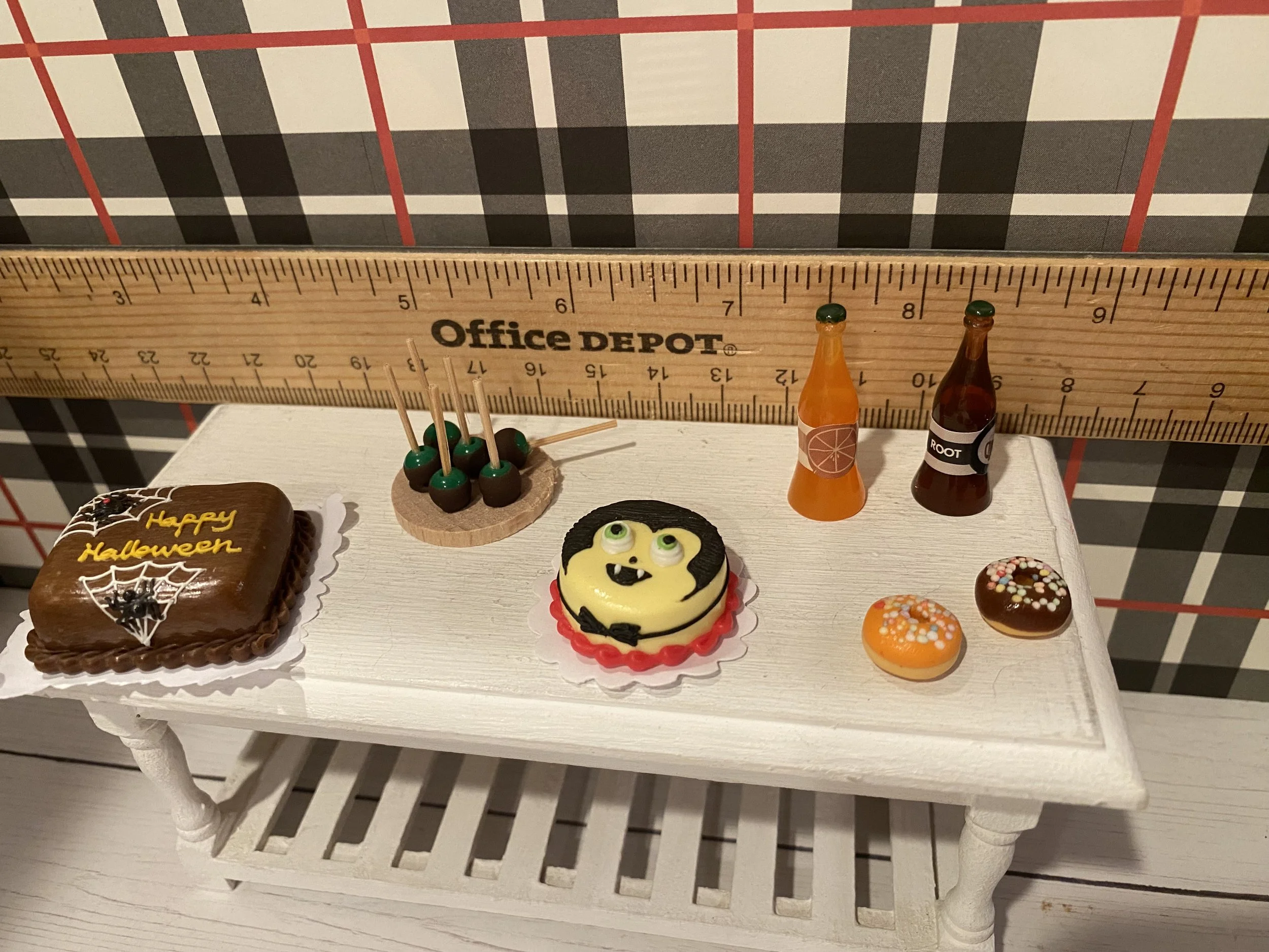 Miniature Halloween Cakes, Soda, Doughnuts, 1:12