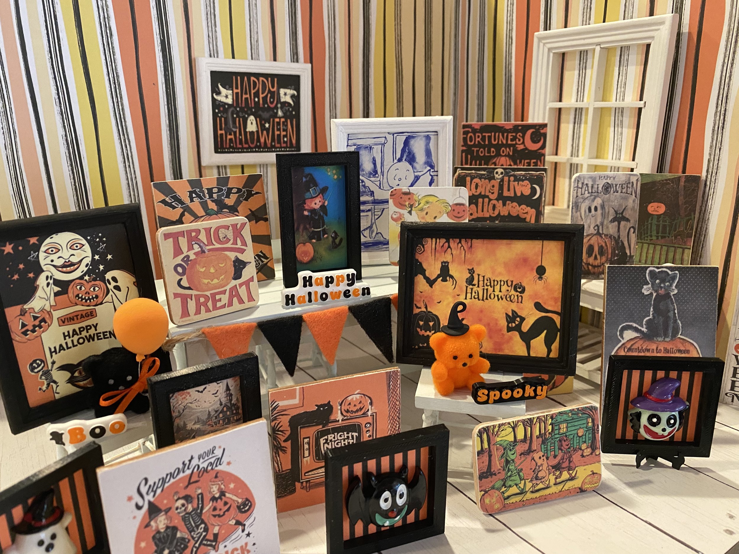 Miniature Halloween Art, Dollhouse Signs, Spooky Portraits, 1:12