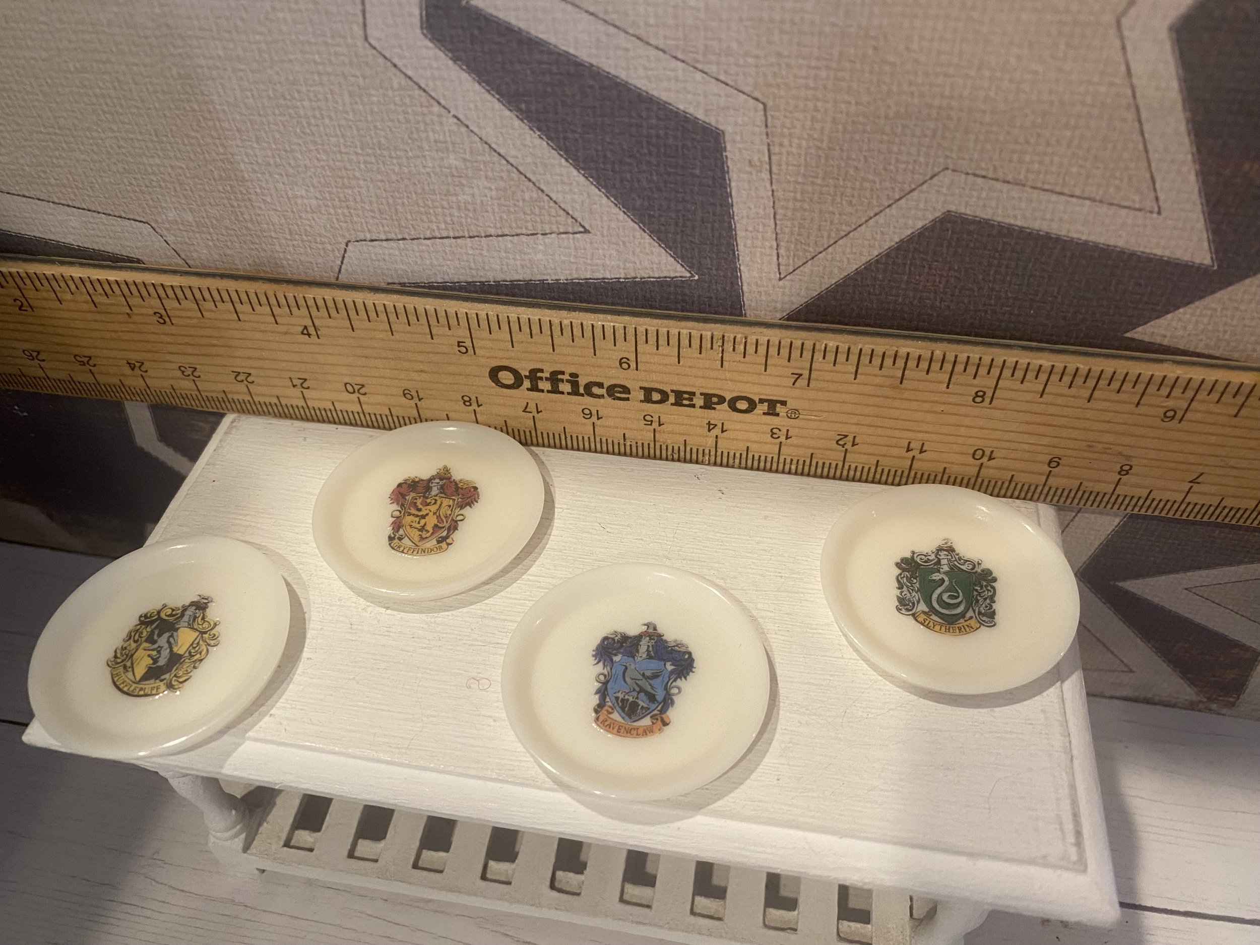 Miniature Harry Potter House Shield Platters, 1:12