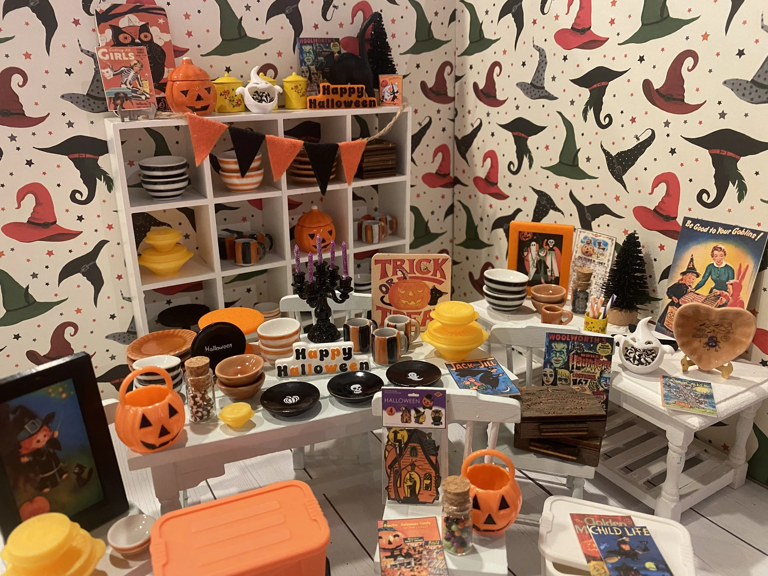 Miniature Halloween Dishes, Orange & Black Bowls, Mugs, Platters, 1:12