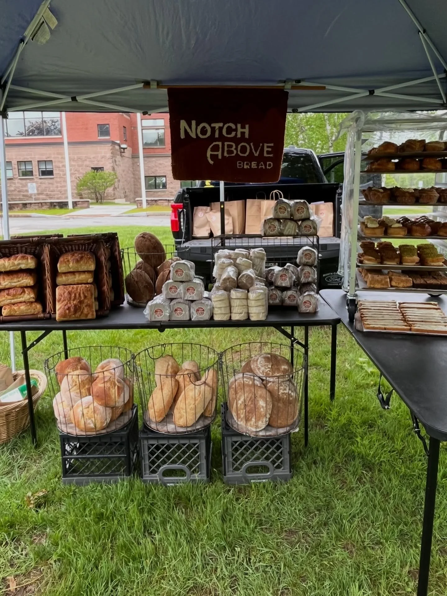 May flew by so quickly! Here are a couple good pics from the recent farmers markets, hope you all enjoyed the treats last week!