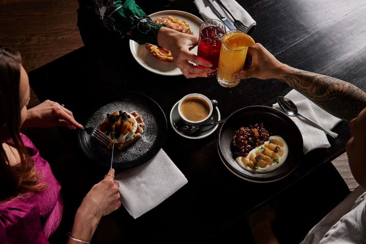 shadow-play-by-peppers-hotel-breakfast-at-edwin-southbank