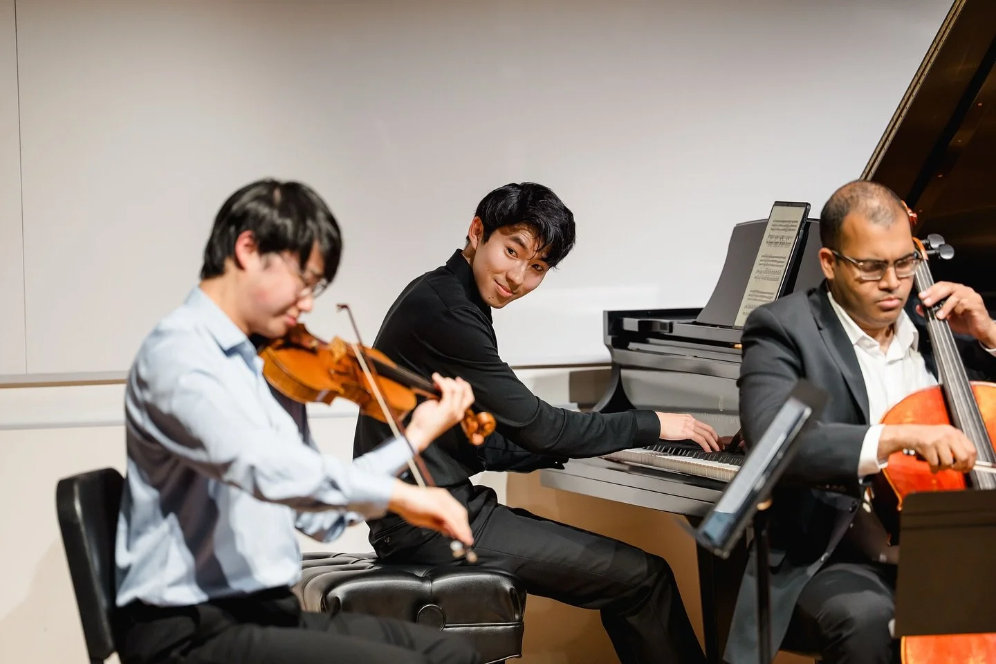 making music with the most incredible and sweetest people this summer @musicatmenlo &mdash; will always hold a special place in my heart ❤️ 🎶

many thanks to the incredible faculty of @musicatmenlo.cmi for the invaluable guidance and support!

📸: @