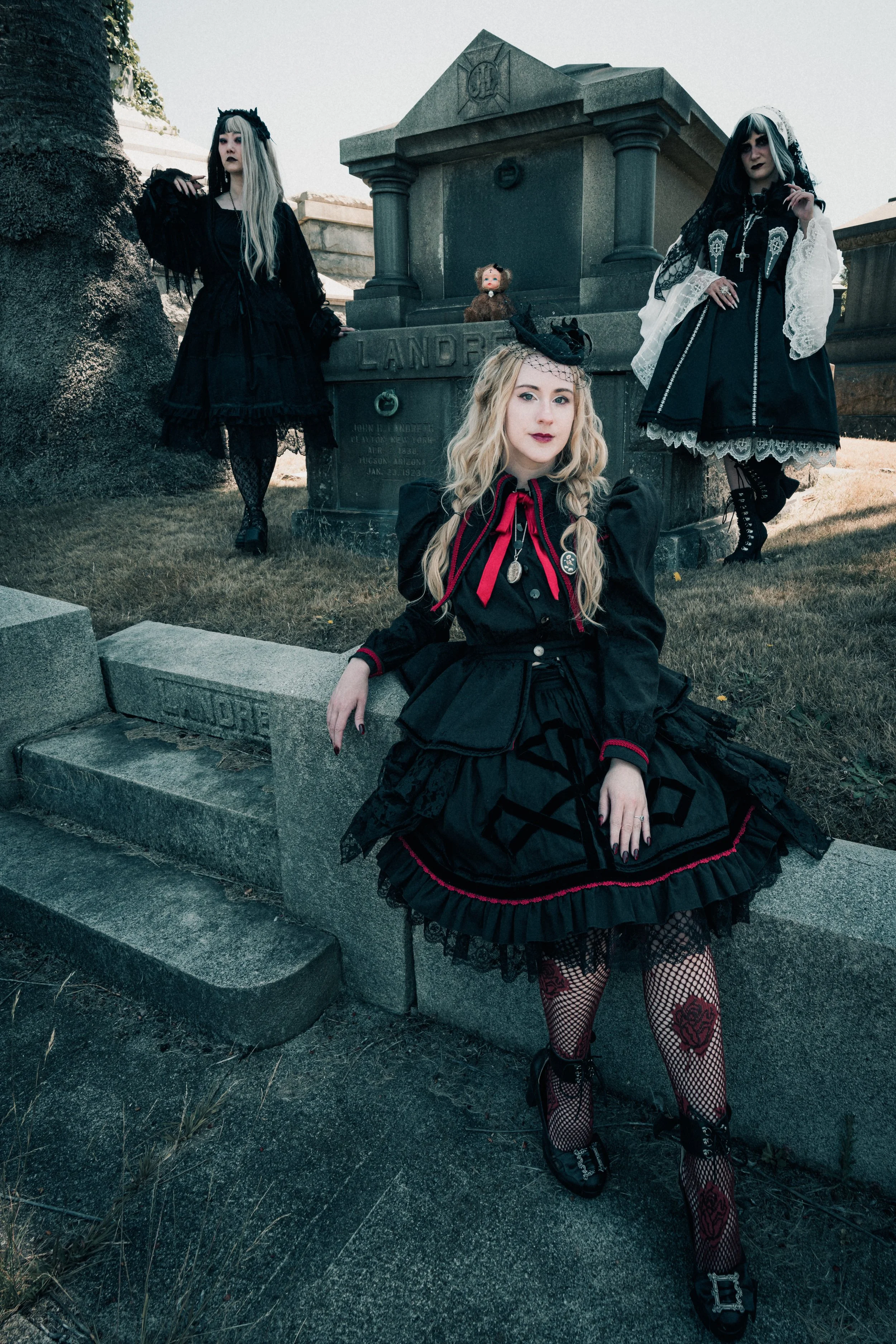 Models: @obsixwi, @nycticeivs and @mintypile photo by @bon.komera