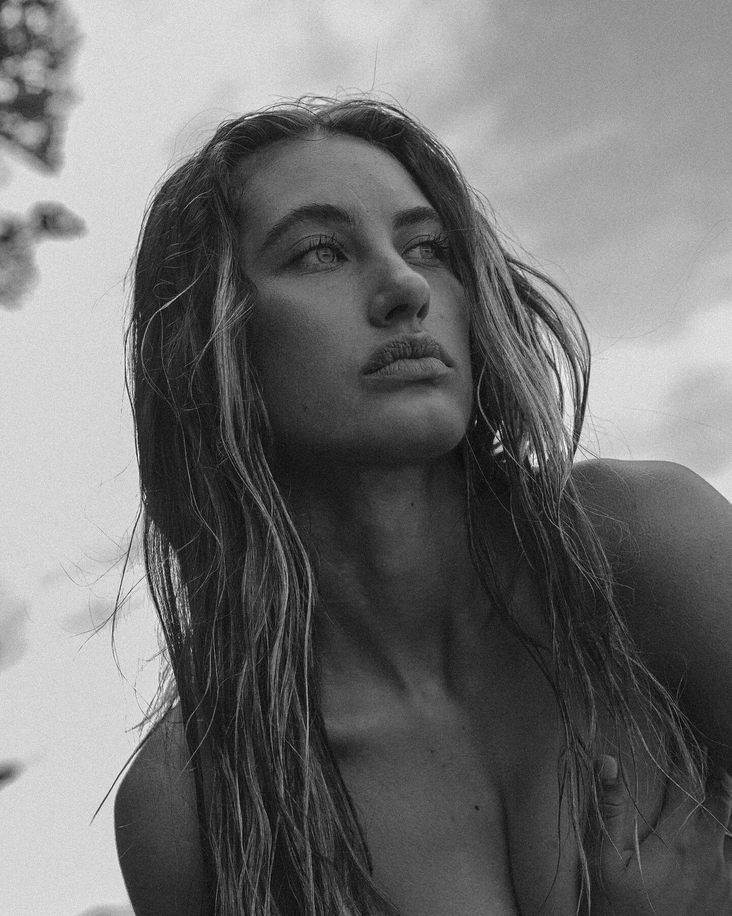 Recent shoot with @lisalehrerr ✨ 
Shot, styled and directed by me. 
#fashionphotography #artdirection