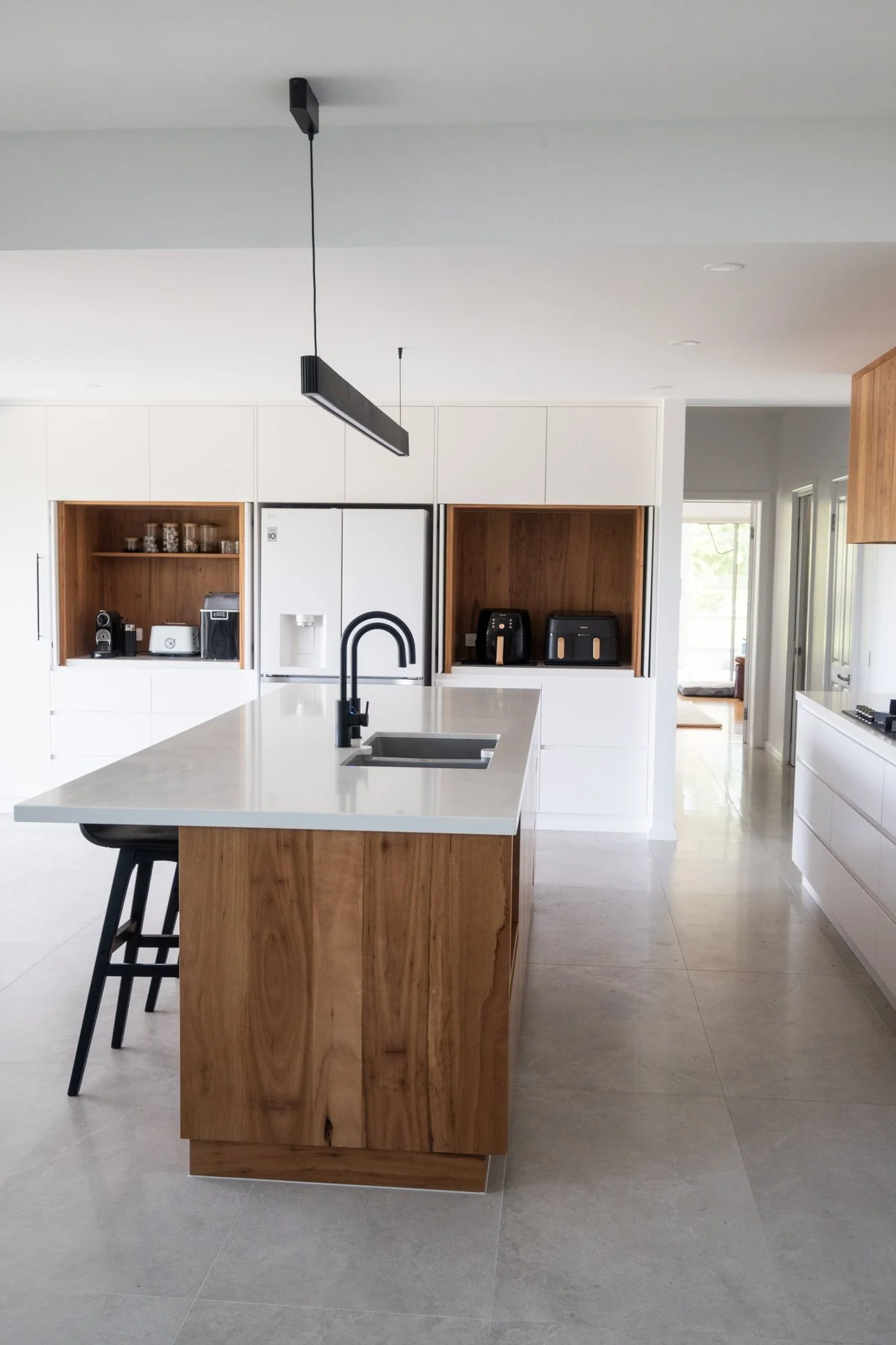 07-kitchen-island-end.jpg