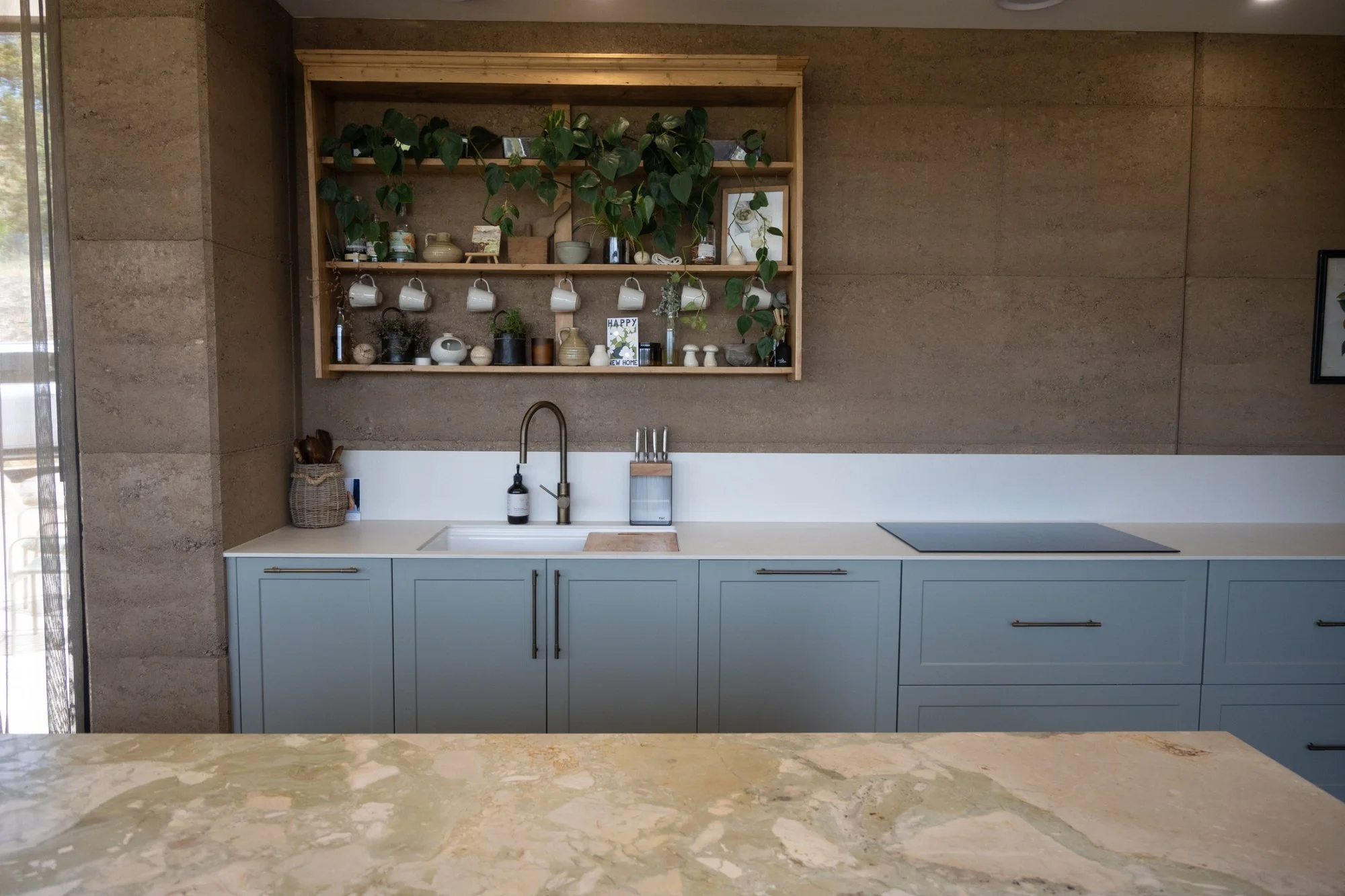 Edwards-GlenwoodRd-09-kitchen-sink-open-shelving.jpg