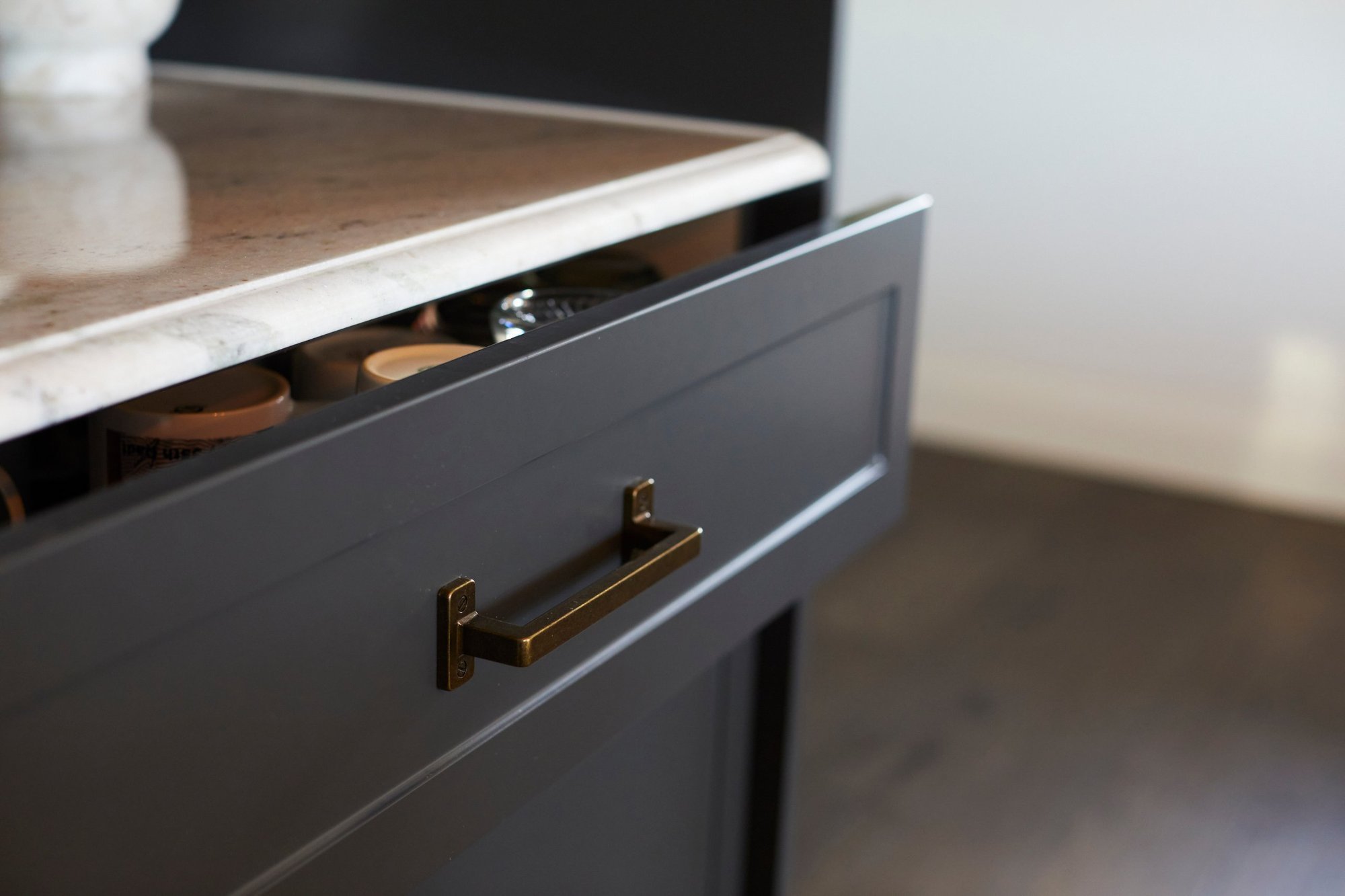 01-drawer-brass-handle-detail.jpg