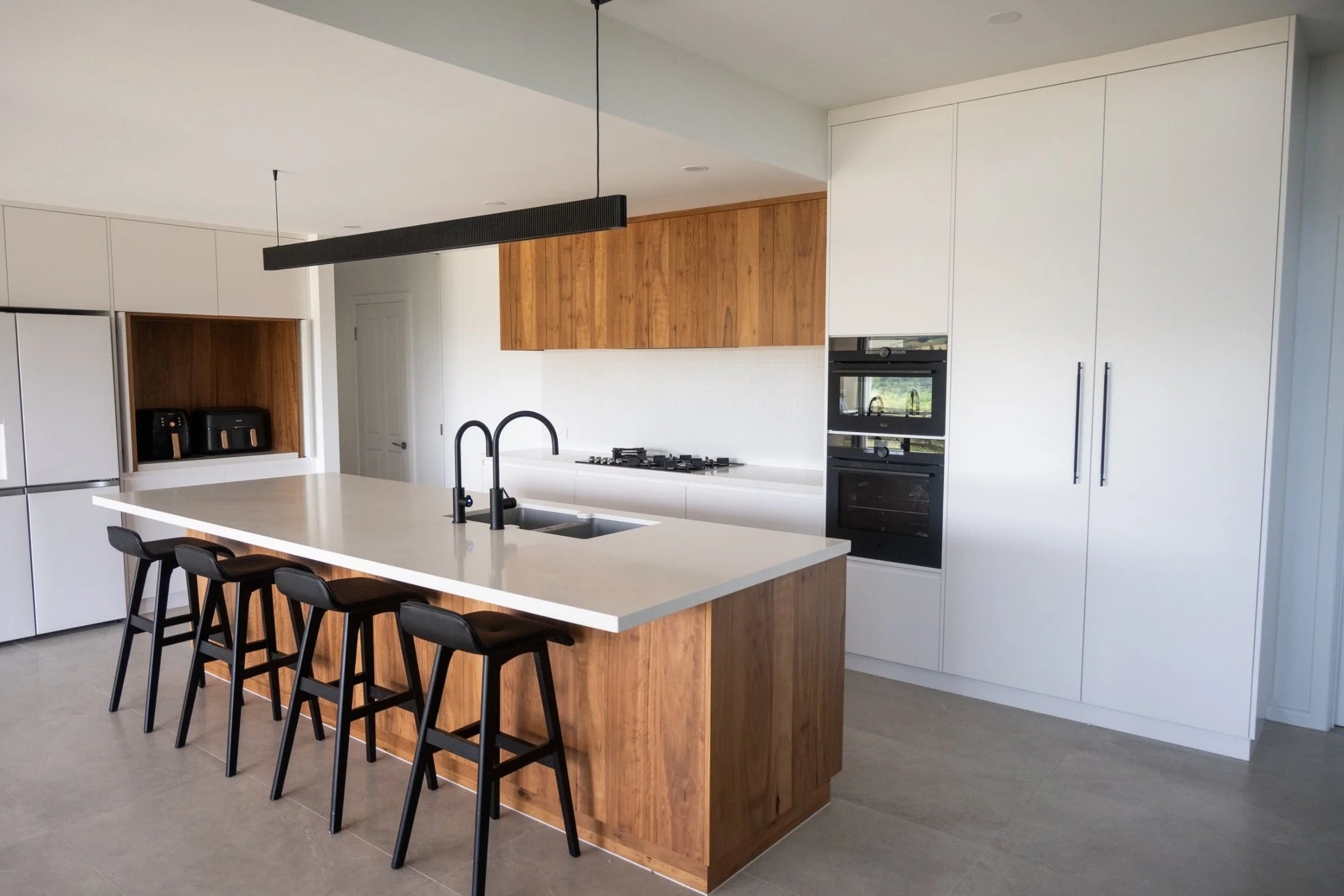 08-kitchen-island-angle.jpg