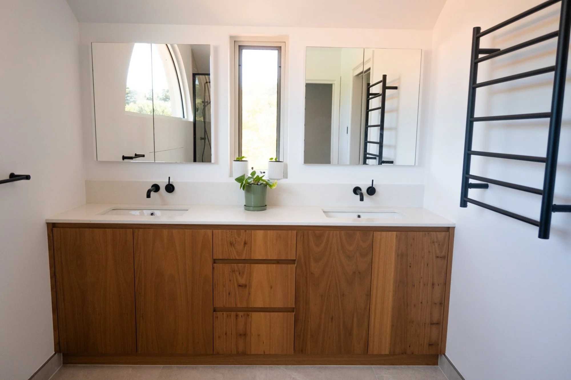 11-bathroom-double-vanity.jpg