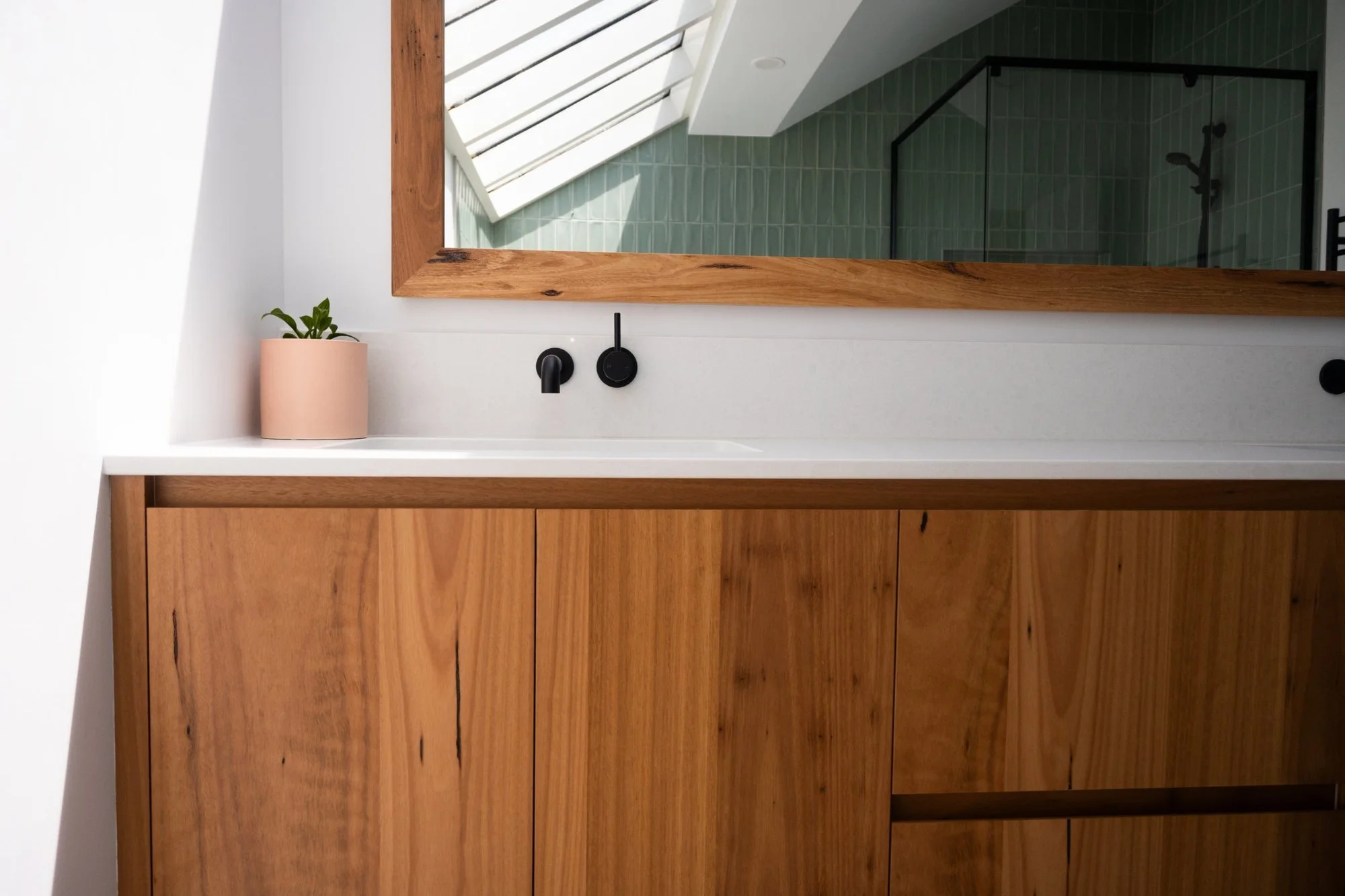 09-bathroom-vanity-detail.jpg