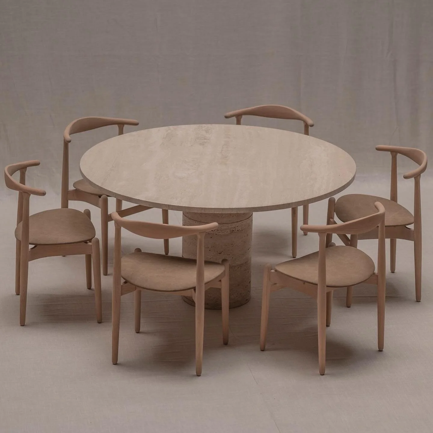FOR SALE - Extra large architectural round dining table by Up &amp; Up. Italy circa 1970&rsquo;s. Model attributed to the oeuvre of Angelo Mangiarotti. This elegant table is made out of solid travertine with multiple natural sand- and earth-tones . T