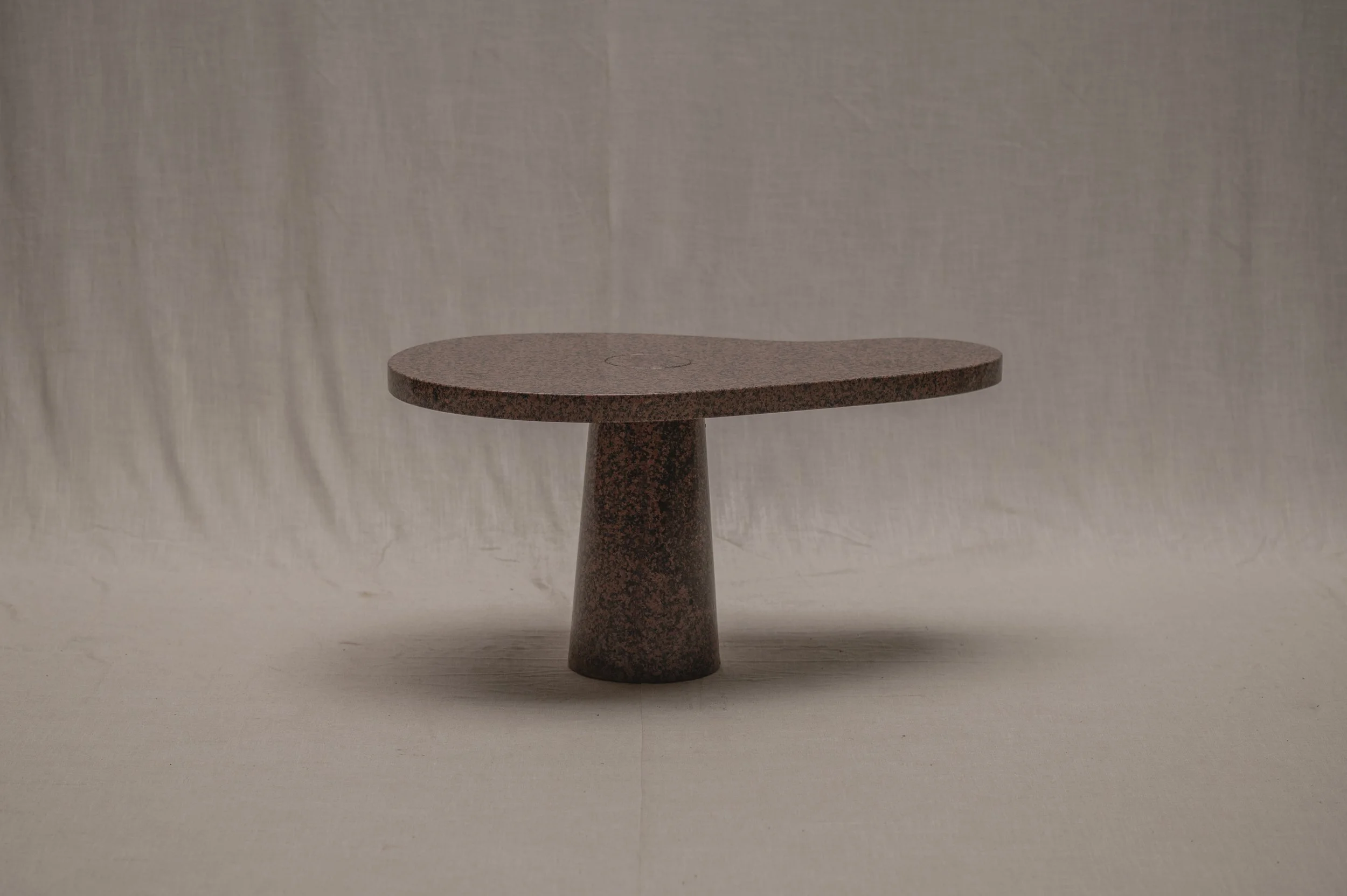 Free form marble side table, attributed to Angelo Mangiarotti, 1970/80s