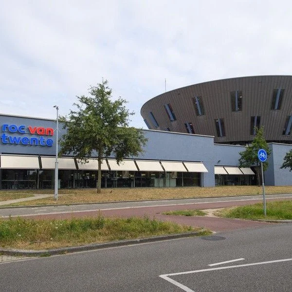 Samen sterk voor optimaal technisch beheer! 🤝⚙️

Per 1 januari 2026 breiden wij onze samenwerking met ROC van Twente verder uit met meerdere locaties in Enschede. 🎉 Sinds 2021 verzorgen wij met veel plezier het onderhoud op de locaties in Almelo. M