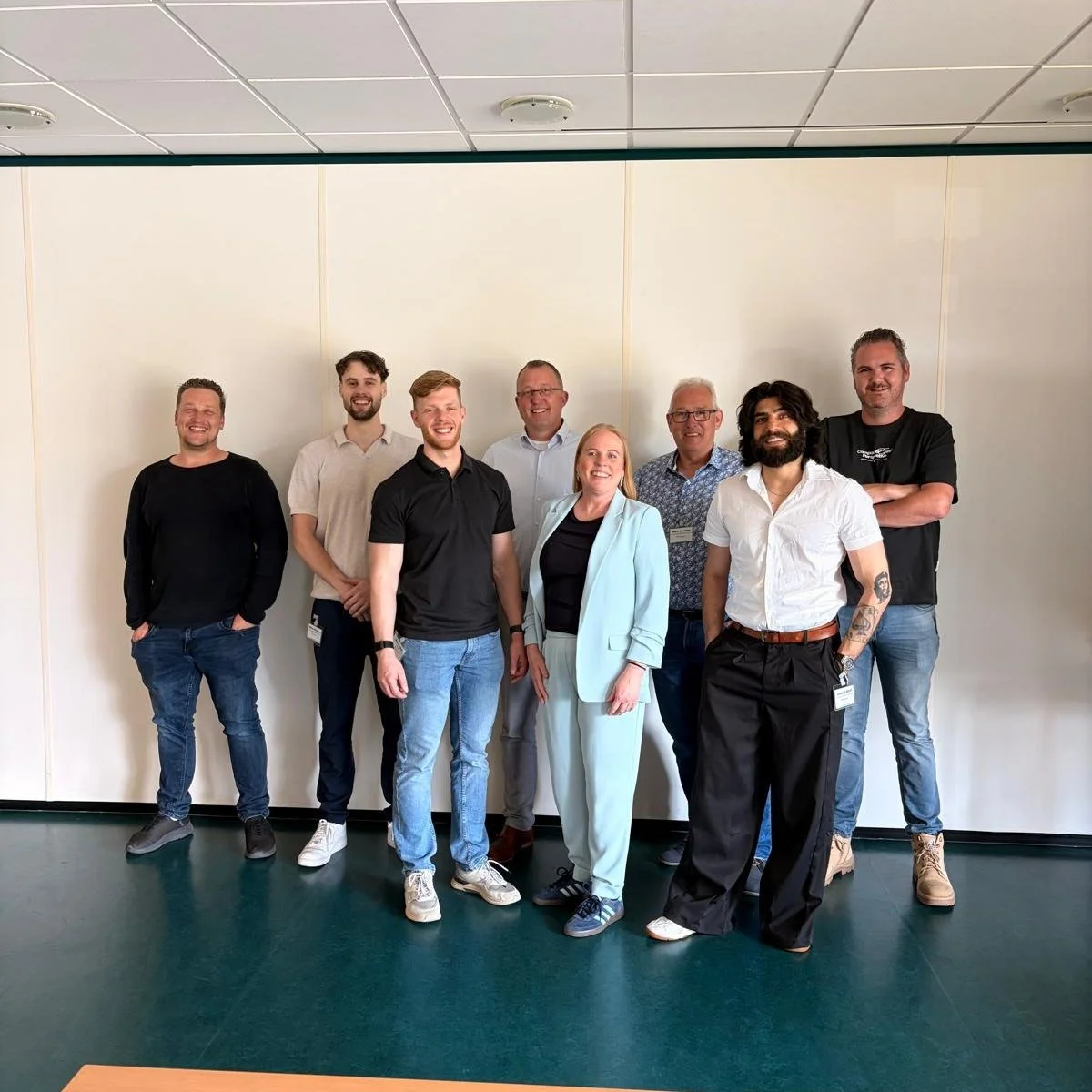 💚 𝗪𝗲𝗹𝗸𝗼𝗺 𝟴 𝗻𝗶𝗲𝘂𝘄𝗲 𝗰𝗼𝗹𝗹𝗲𝗴𝗮&rsquo;𝘀!

Tijdens onze laatste welkomstdag voor de zomer zijn vandaag 8 nieuwe collega&rsquo;s gestart bij Kropman. Een mooie afsluiting voor de zomerperiode!

Tijdens deze dag hebben zij:

👉 Kennismak