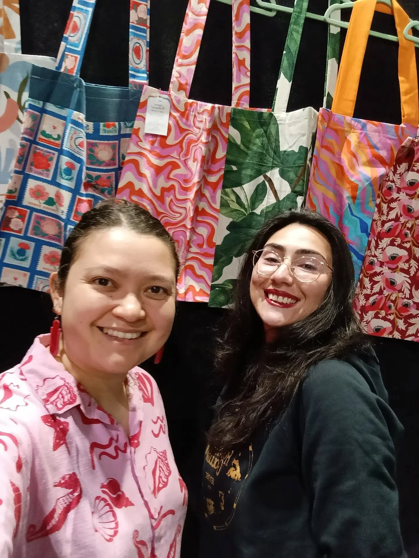 We made it to Auckland! We have a lot of new goodies for you so come through to the artist alley! We are A93!

Also this song was chosen because I keep saying let's do it and TJ keeps singing this song! Haha 😂 

@armageddonexponz @danda.home_