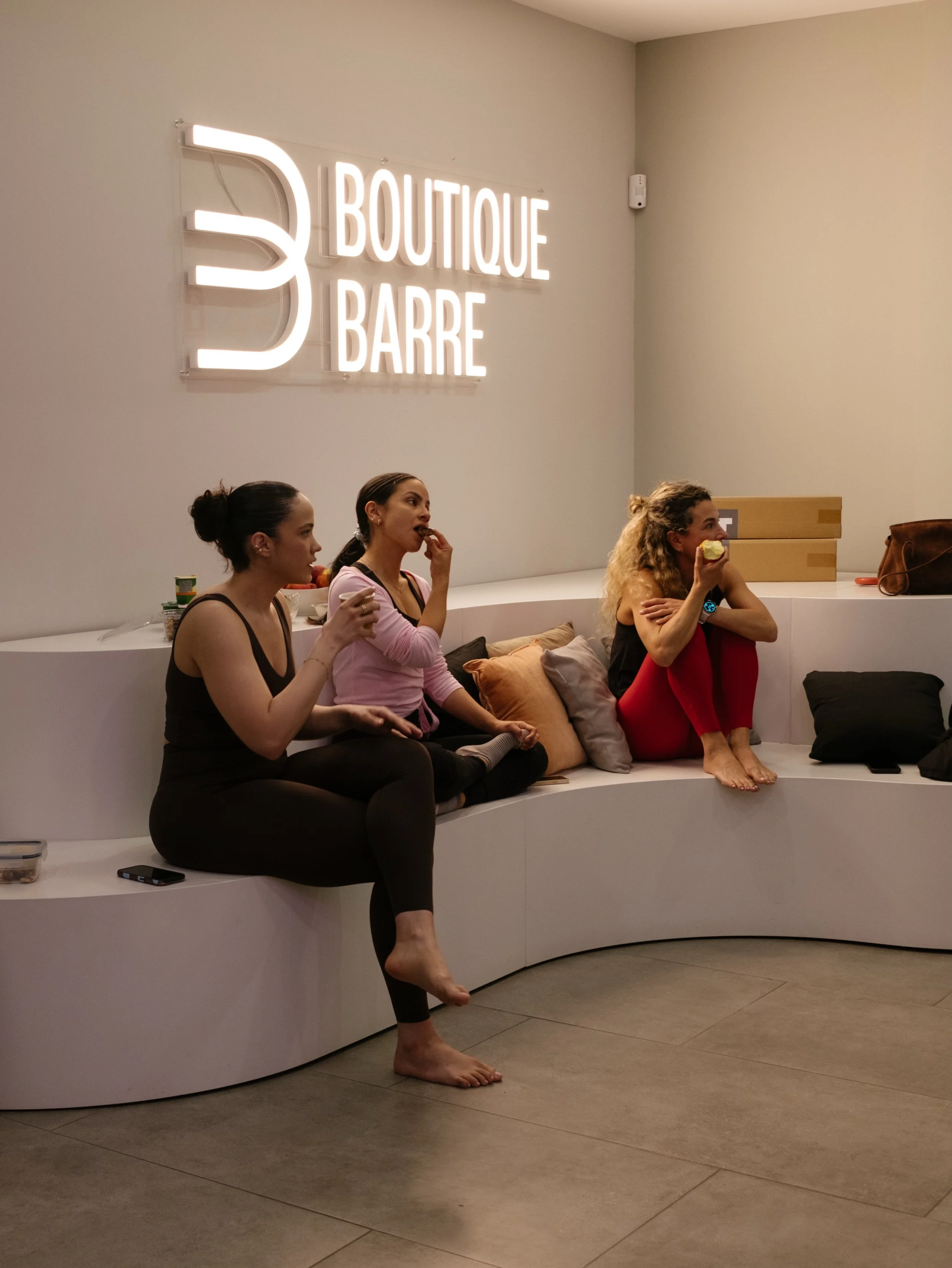 As&iacute; arranc&oacute; la 5&ordf; Formaci&oacute;n de Boutique Barre 🩰✨

Un fin de semana lleno de aprendizaje, t&eacute;cnica, pr&aacute;ctica y much&iacute;sima barra.

Porque entender el m&eacute;todo va mucho m&aacute;s all&aacute; de hacer u