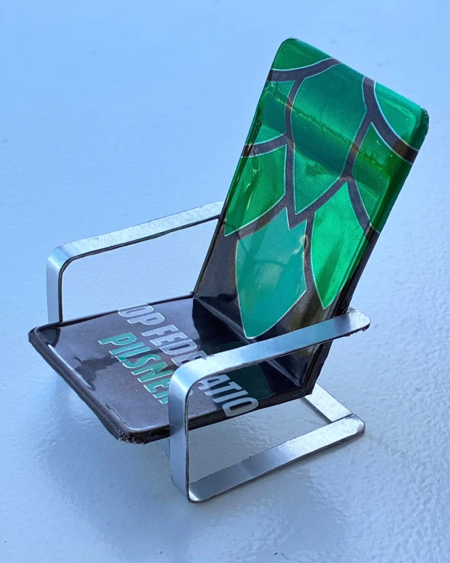 How cool is this... one of six Highly Commended beer chairs in the 2026 @beerchaircompetition 🍺🪑

Made by Moh Portuoundo Alvarez from Upper Moutere, we reckon it's a pretty great use for one of our empty Pilsner cans!

#hopfederation #craftbeernz #