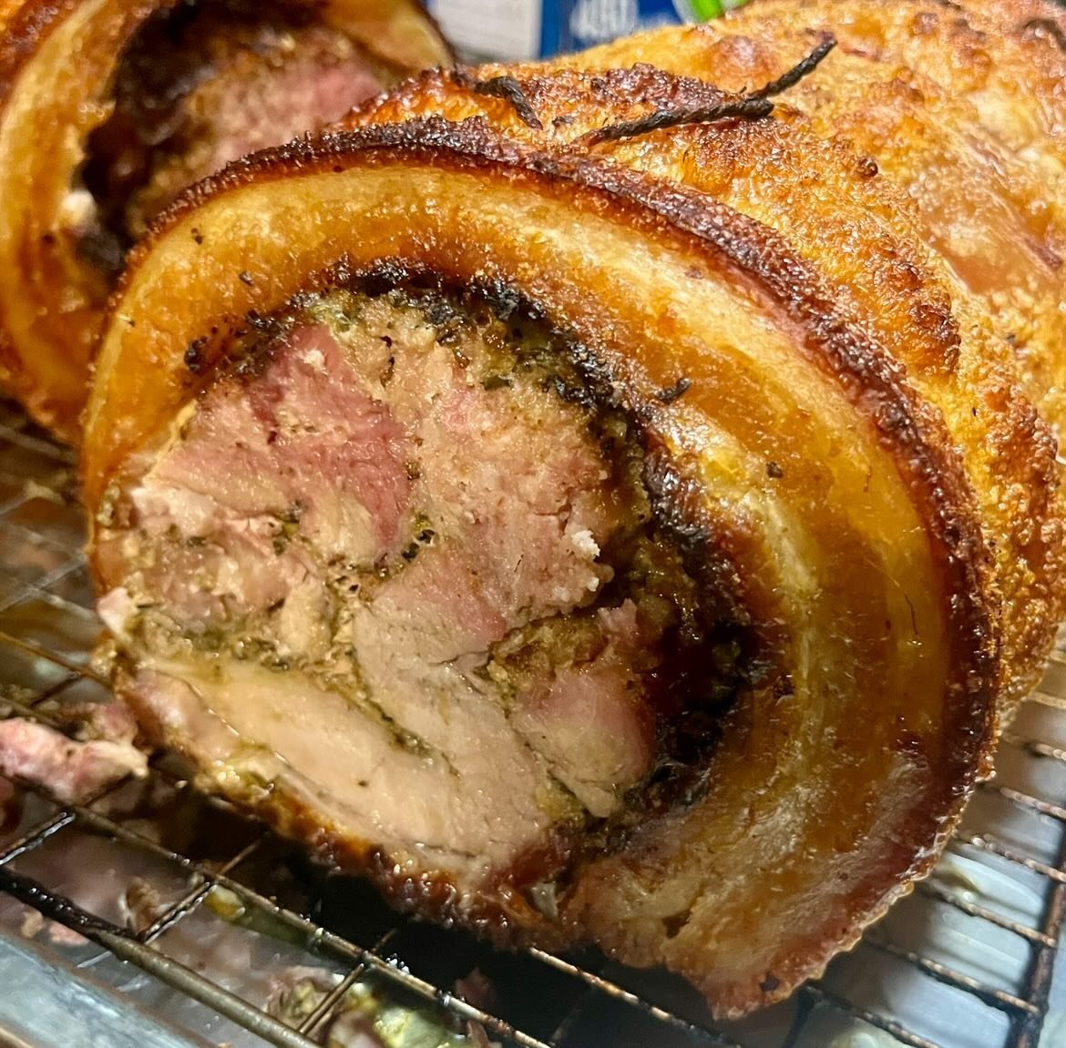 🔥🔥Join us every Sunday for a taste of Italy with our classic Italian roast porchetta.⁣🇮🇹🍷
.⁣
.⁣
.⁣
.⁣
.⁣
#beef #bestofmcr #chicken #cooking #eatmcr #foodblogger #foodgasm #foodiesofinstagram #foodlover #fridaylunch #homecooking #lunchtime #manch