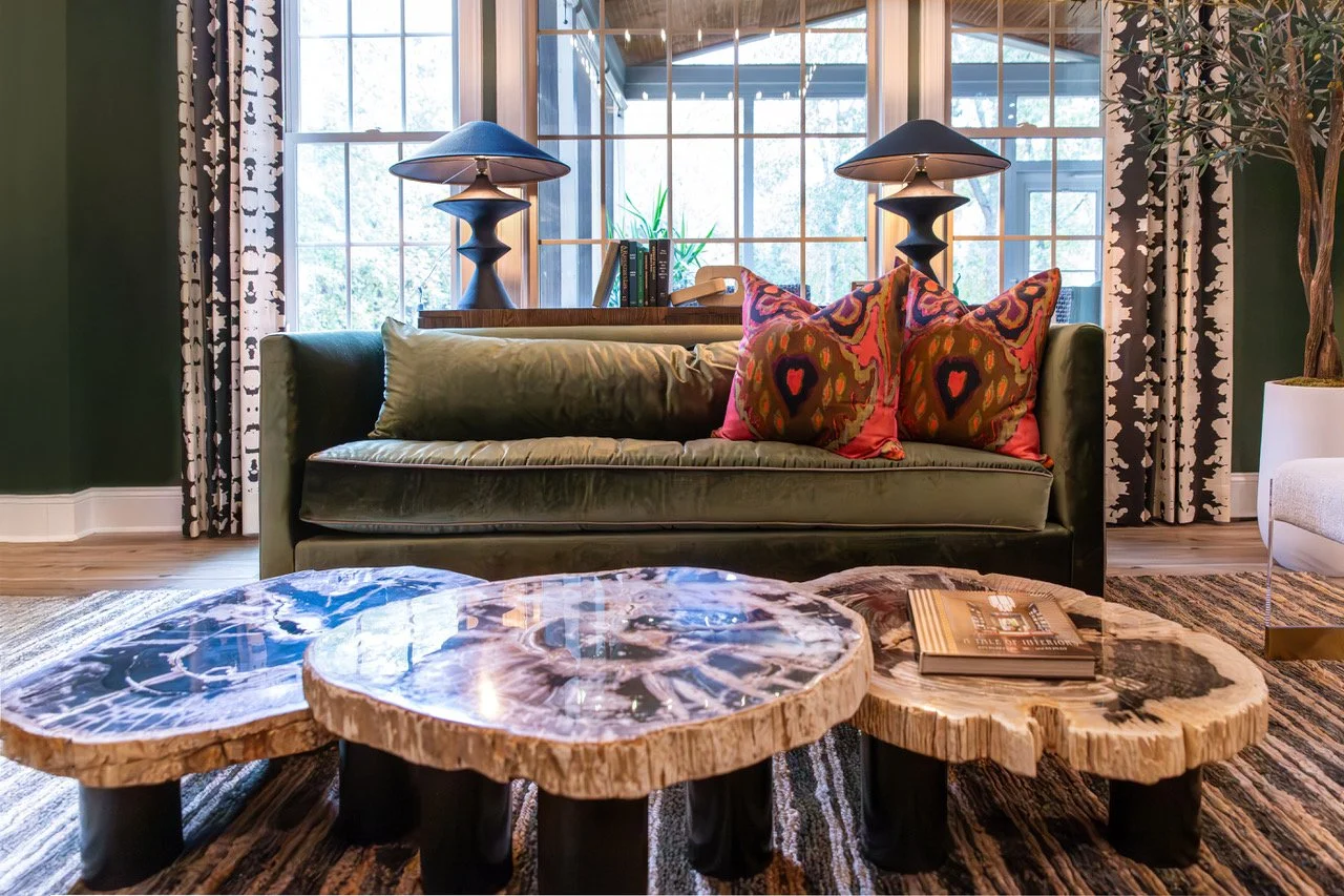 Portfolio- Olive Confidential [bw] [nav]