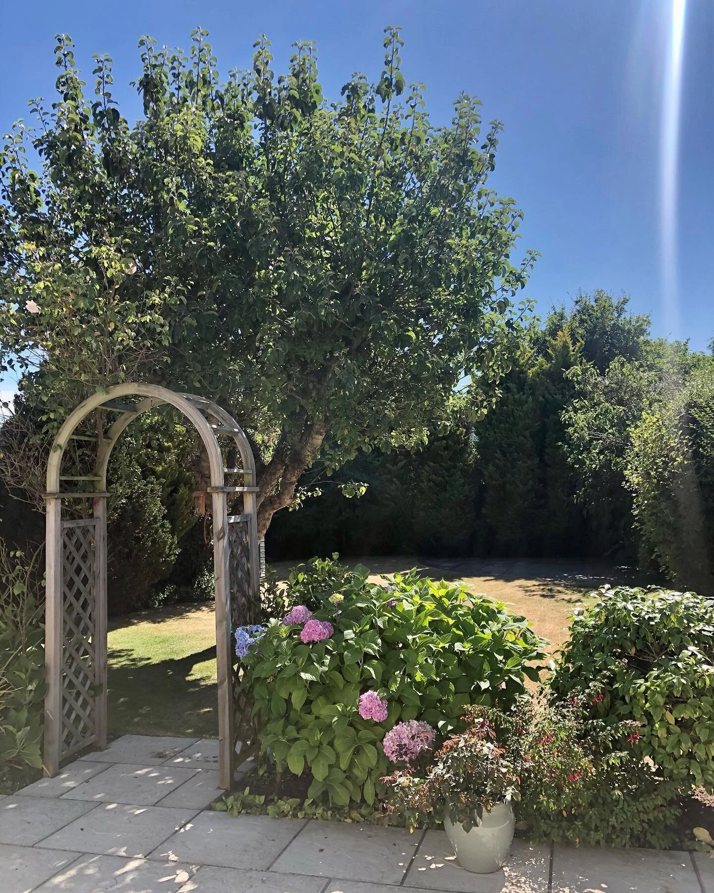 It’s the end of another busy and hot week helping customers. 
Wishing you all a wonderful weekend. 🧑‍🌾☀️