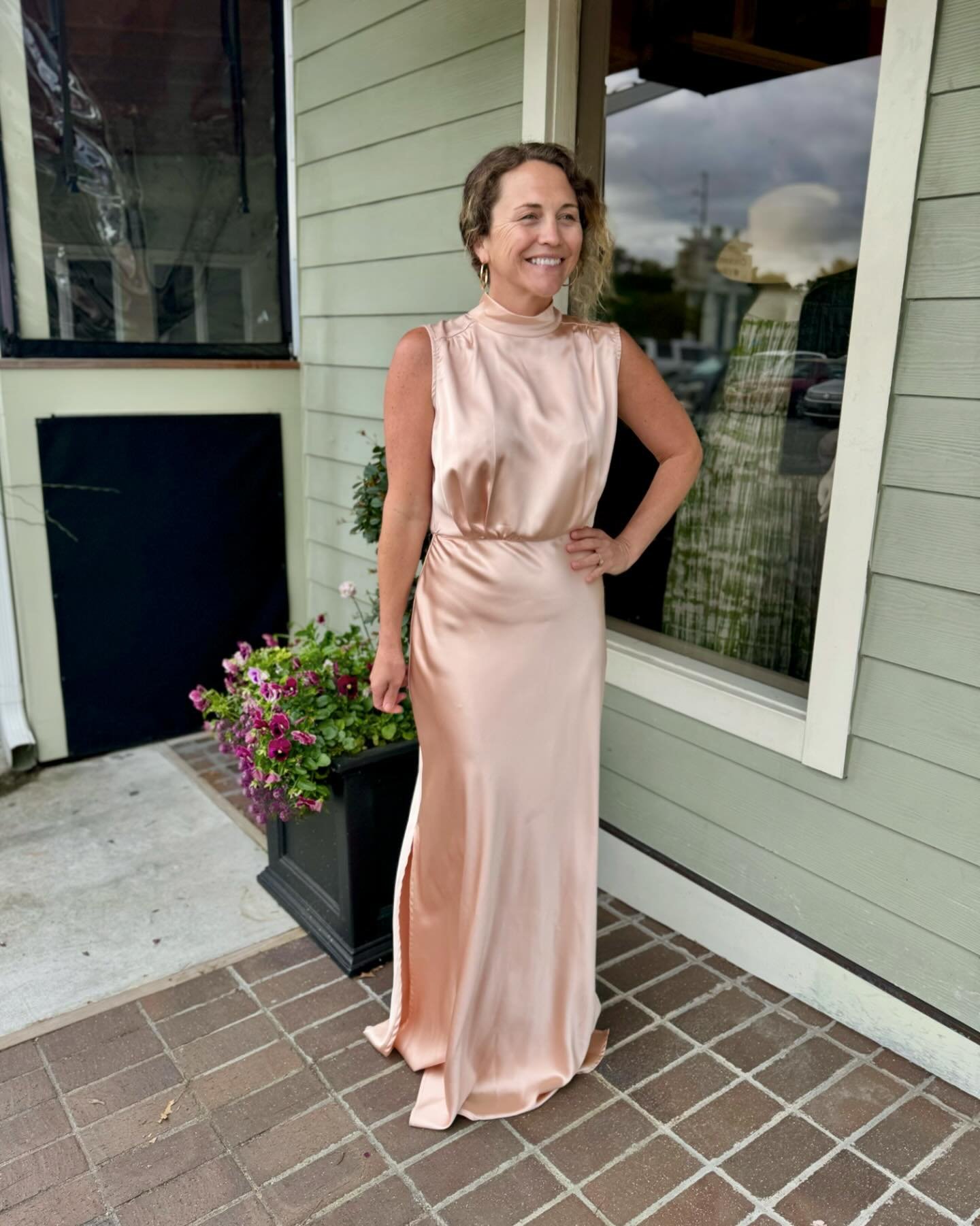 Let&rsquo;s make you the best dressed wedding guest 😉 💍 shop all the looks for every occasion and attire with us! 

#consigningwomen #cw #consign #consigning #consignment #shop #weddingguest #springdresses #formal #gown #yellowmidi #maxidress #beac