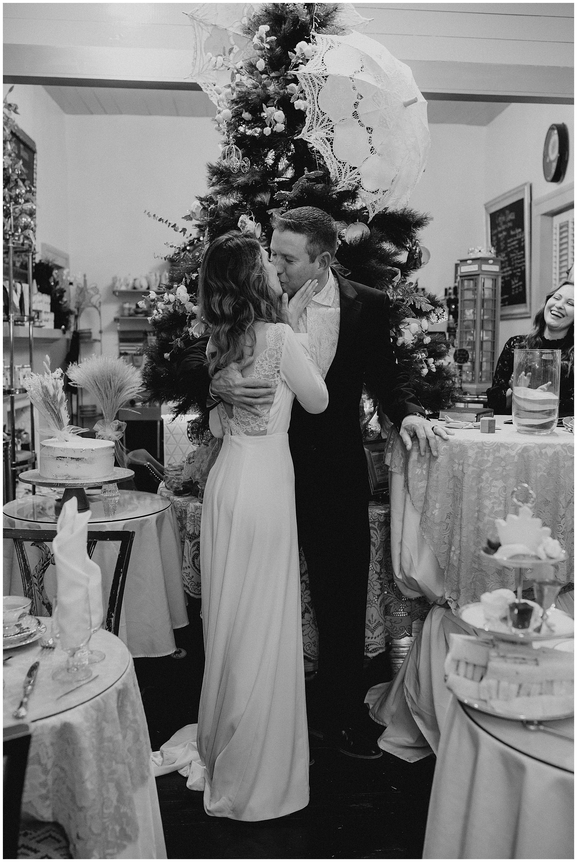 The Ginger room, Vow renewal, Vow renewal with family, Alpharetta, Alpharetta Photographer,  Atlanta Wedding/ Engagement Photographer 