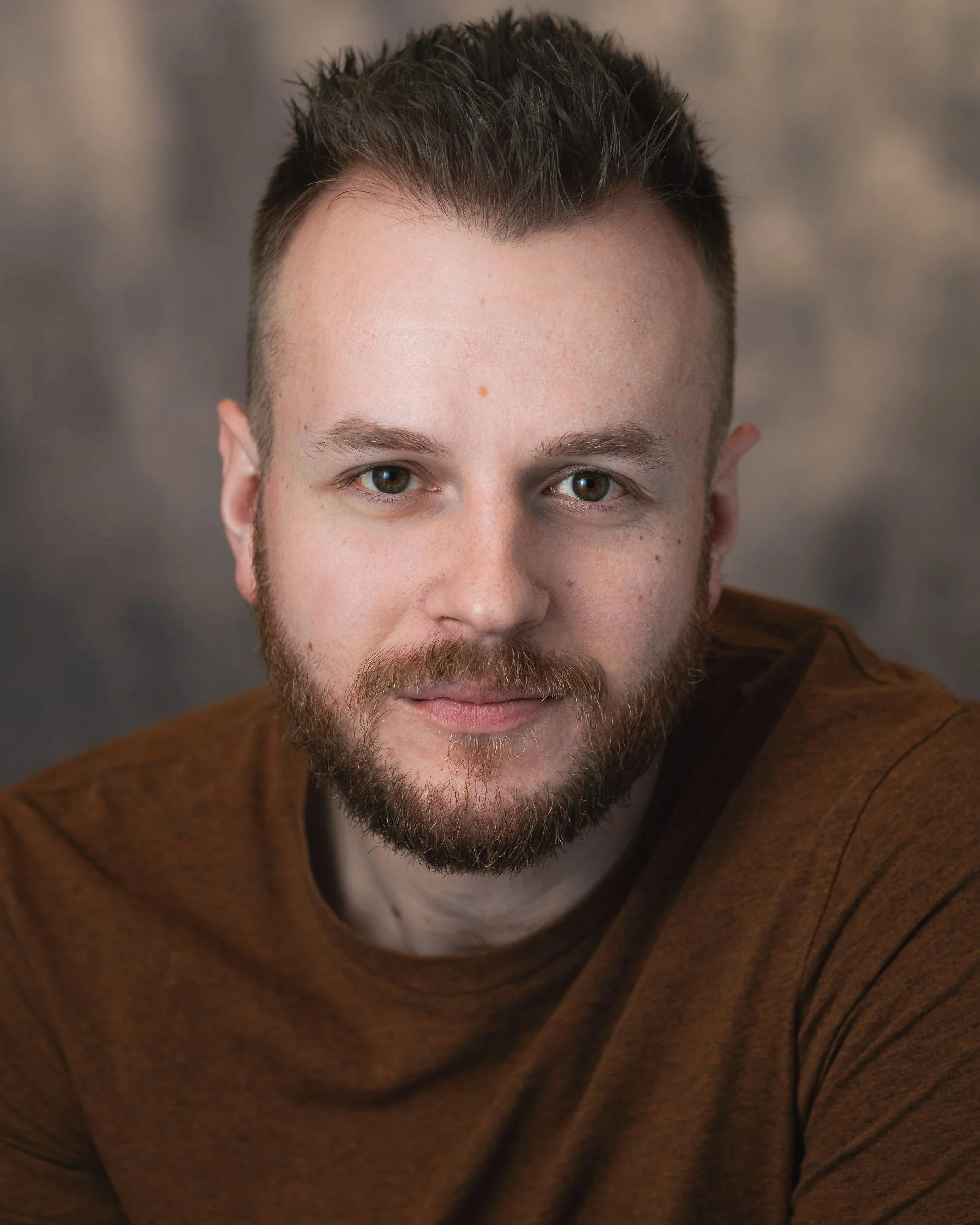 HEADSHOTS+Ellis+%28189+of+1%29.jpg