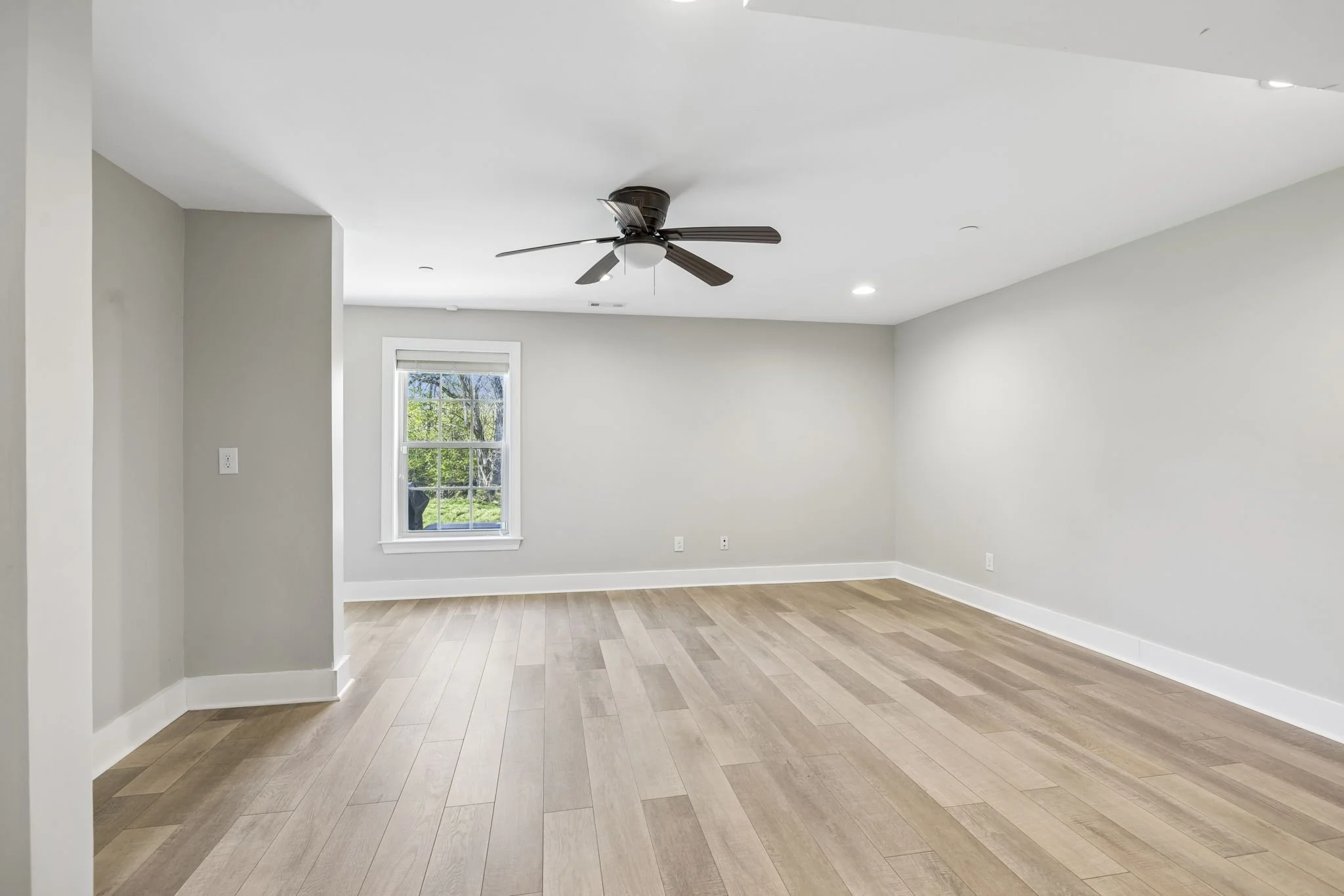 122-119 Stream Valley Blvd - 122.JPG