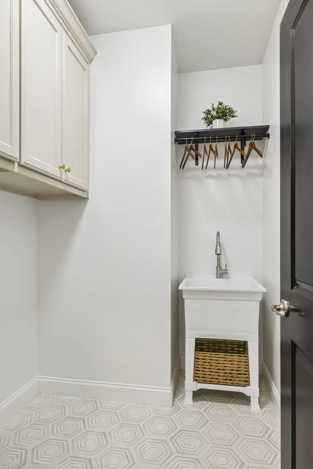 130-119 Stream Valley Blvd - 130.JPG