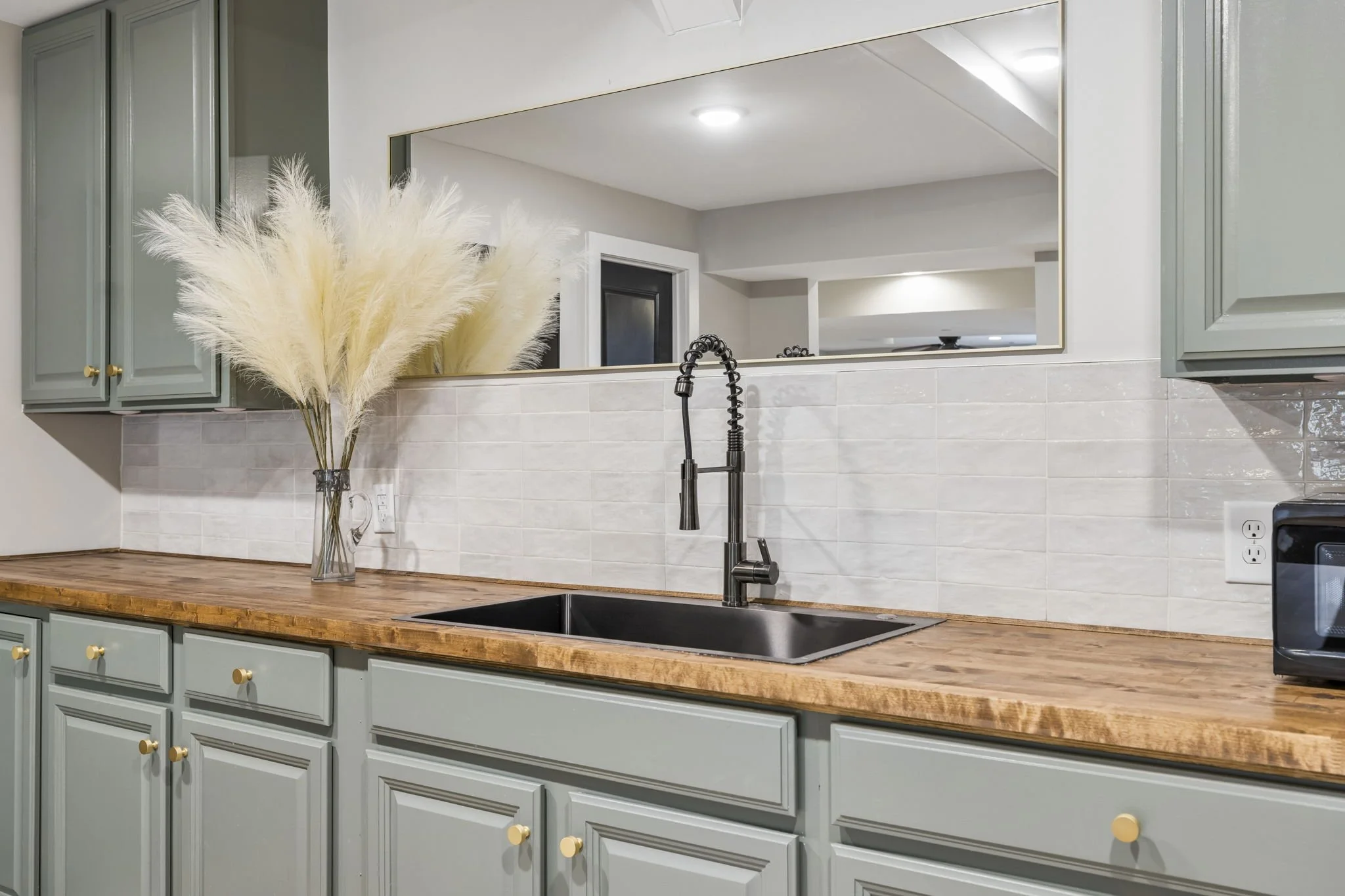 118-119 Stream Valley Blvd - 118.JPG