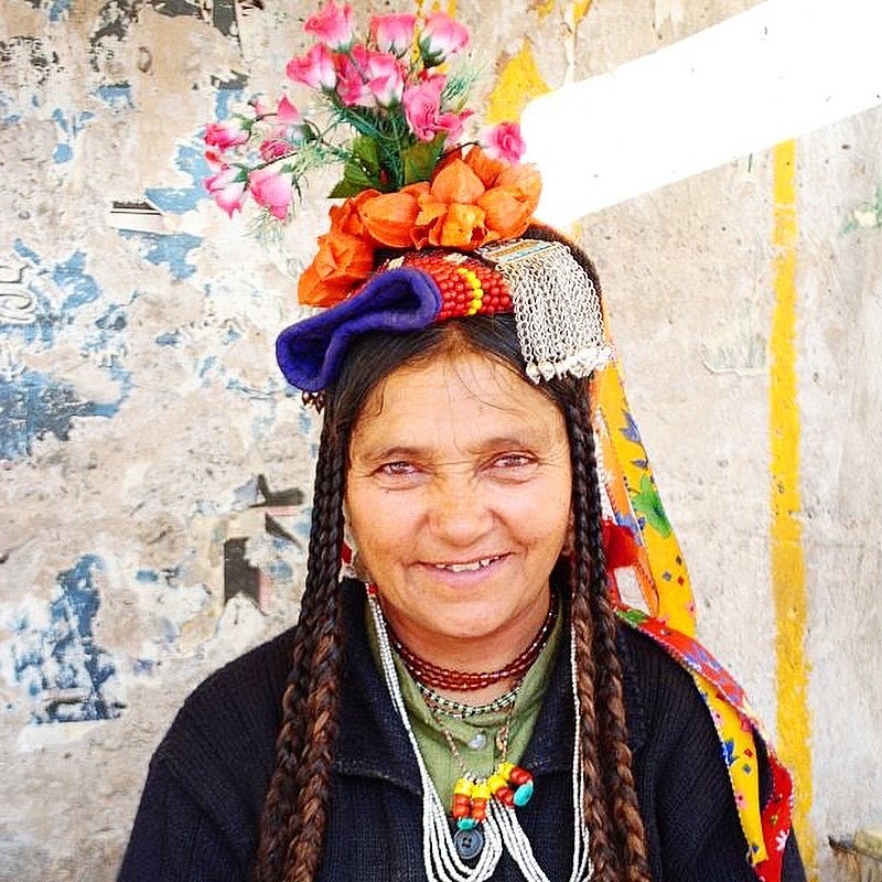 Mulher da minoria étnica Dard em Ladakh no norte da Índia em viagem com Arca Jornadas