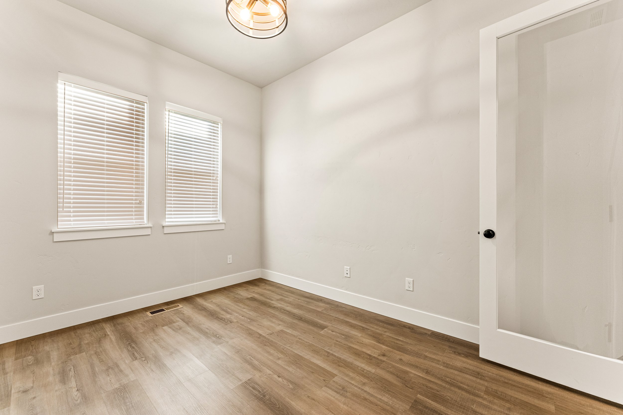 3117 E Brace Ct-40.jpg