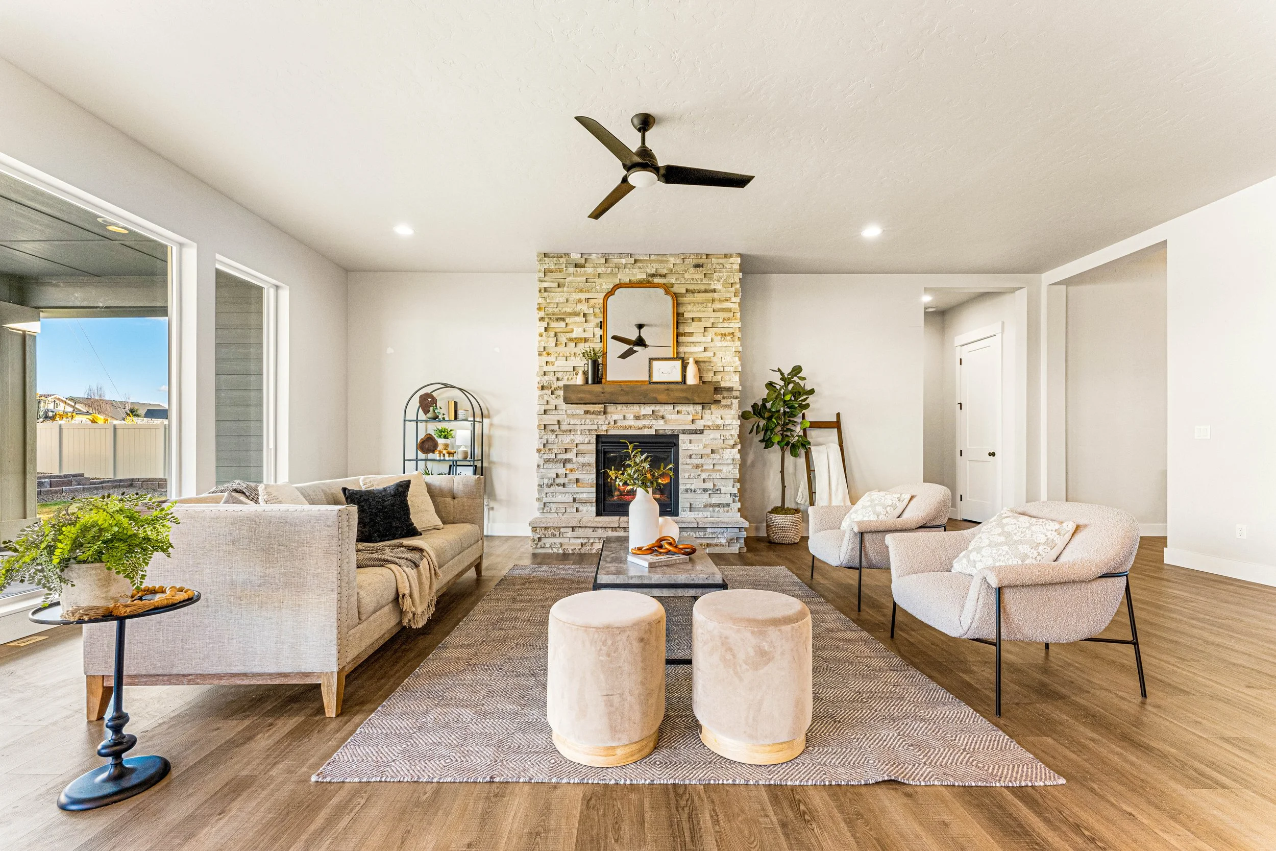 3117 E Brace Ct-15.jpg