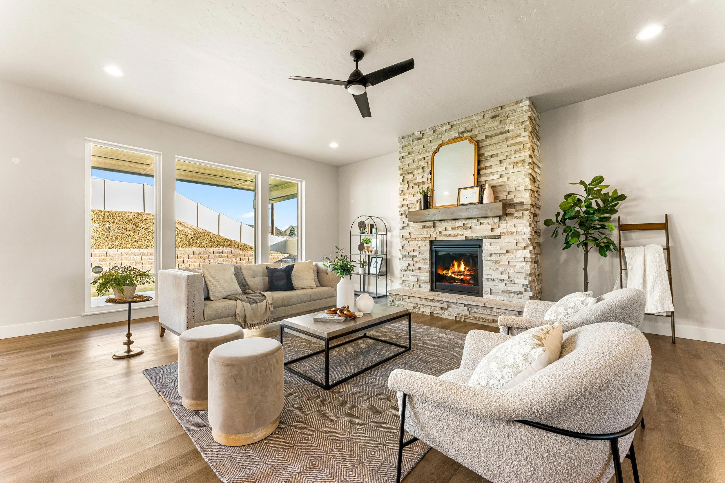 3117 E Brace Ct-16.jpg