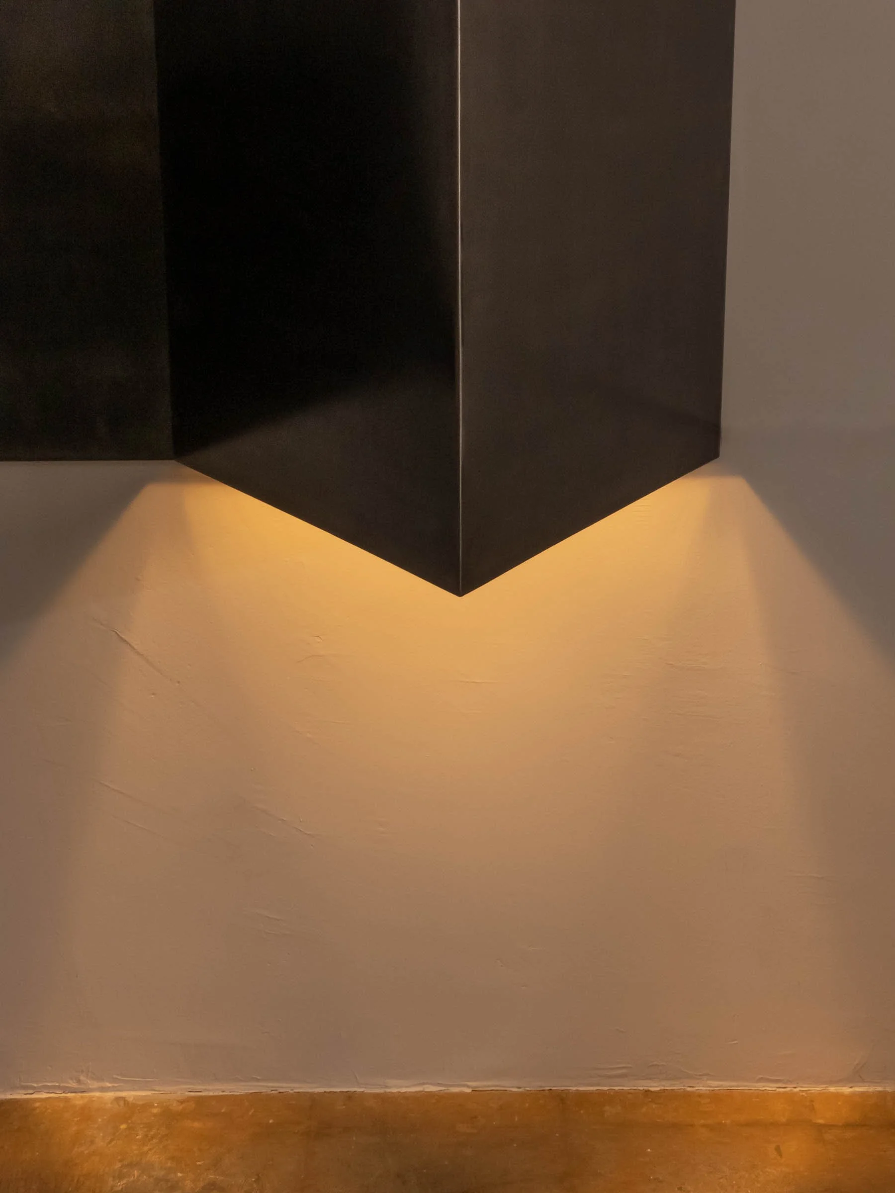 _Hisa Ota Origami Equilateral 3 1020038.jpg