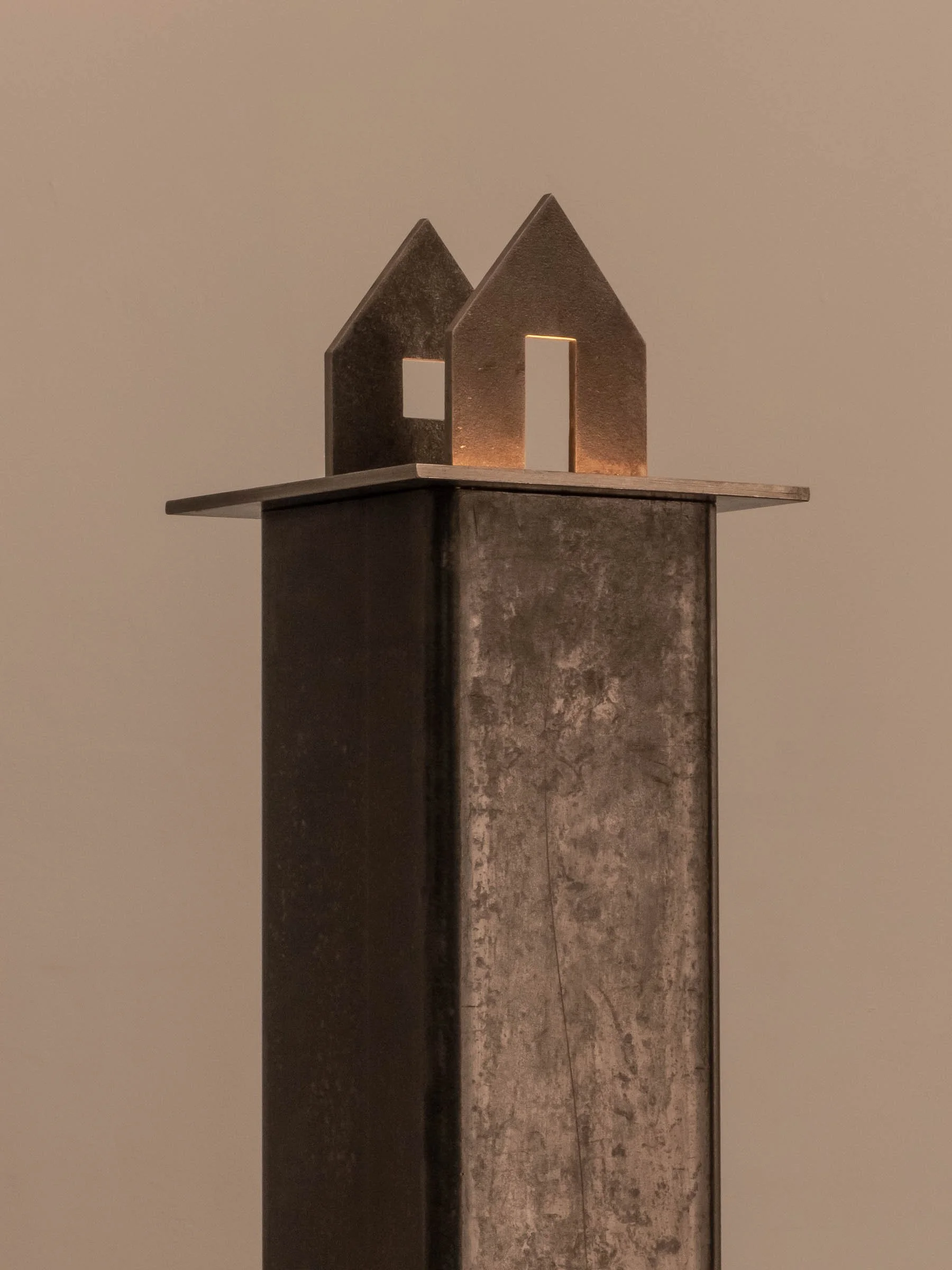 _Hisa Ota Light House Pedestal House 4 1010459.jpg