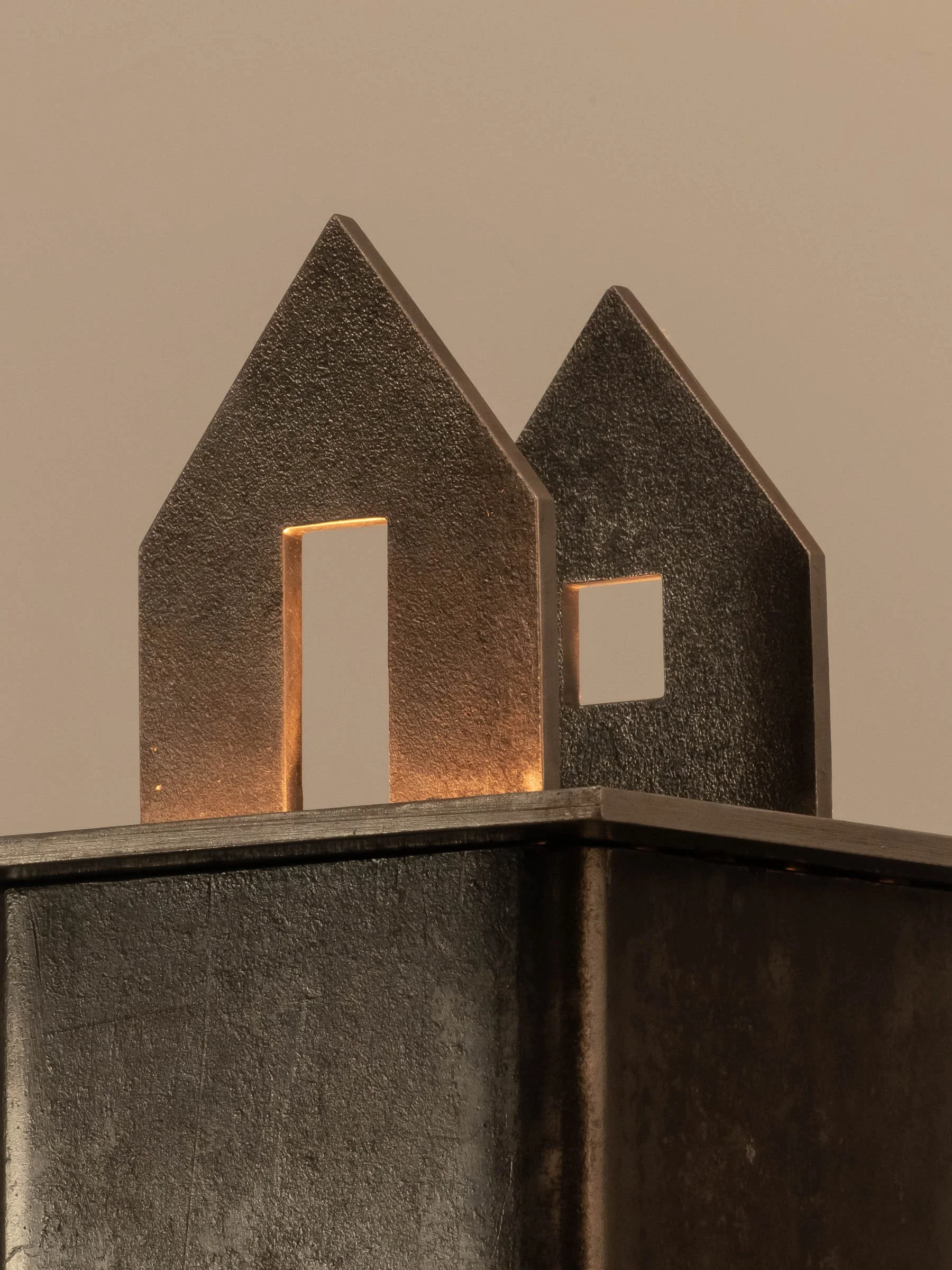 _Hisa Ota Light House Pedestal House 2 1010436.jpg