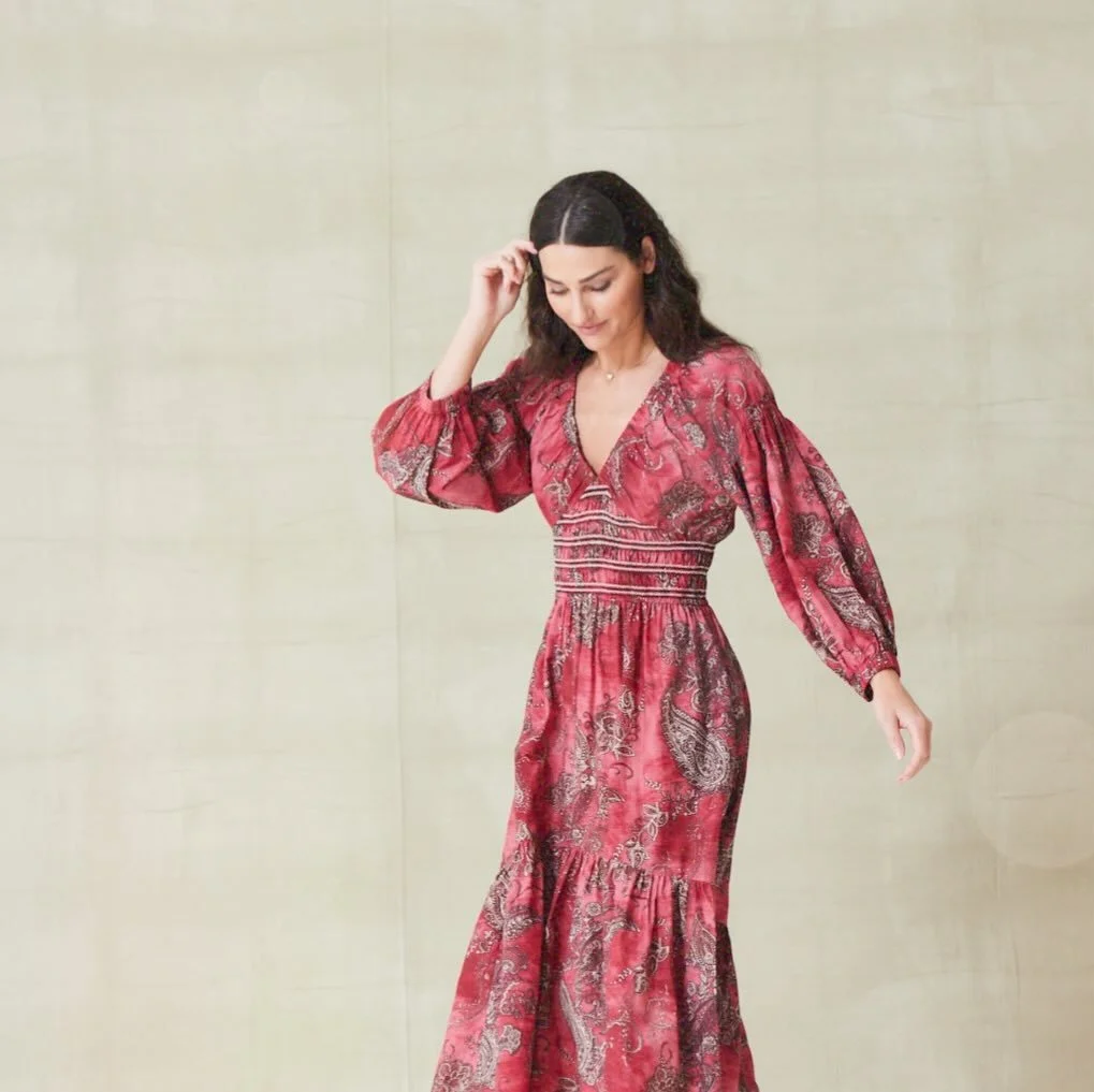 @lindseymariecoffey for @gosilk shot by @melindadimauro with a custom backdrop available to rent.