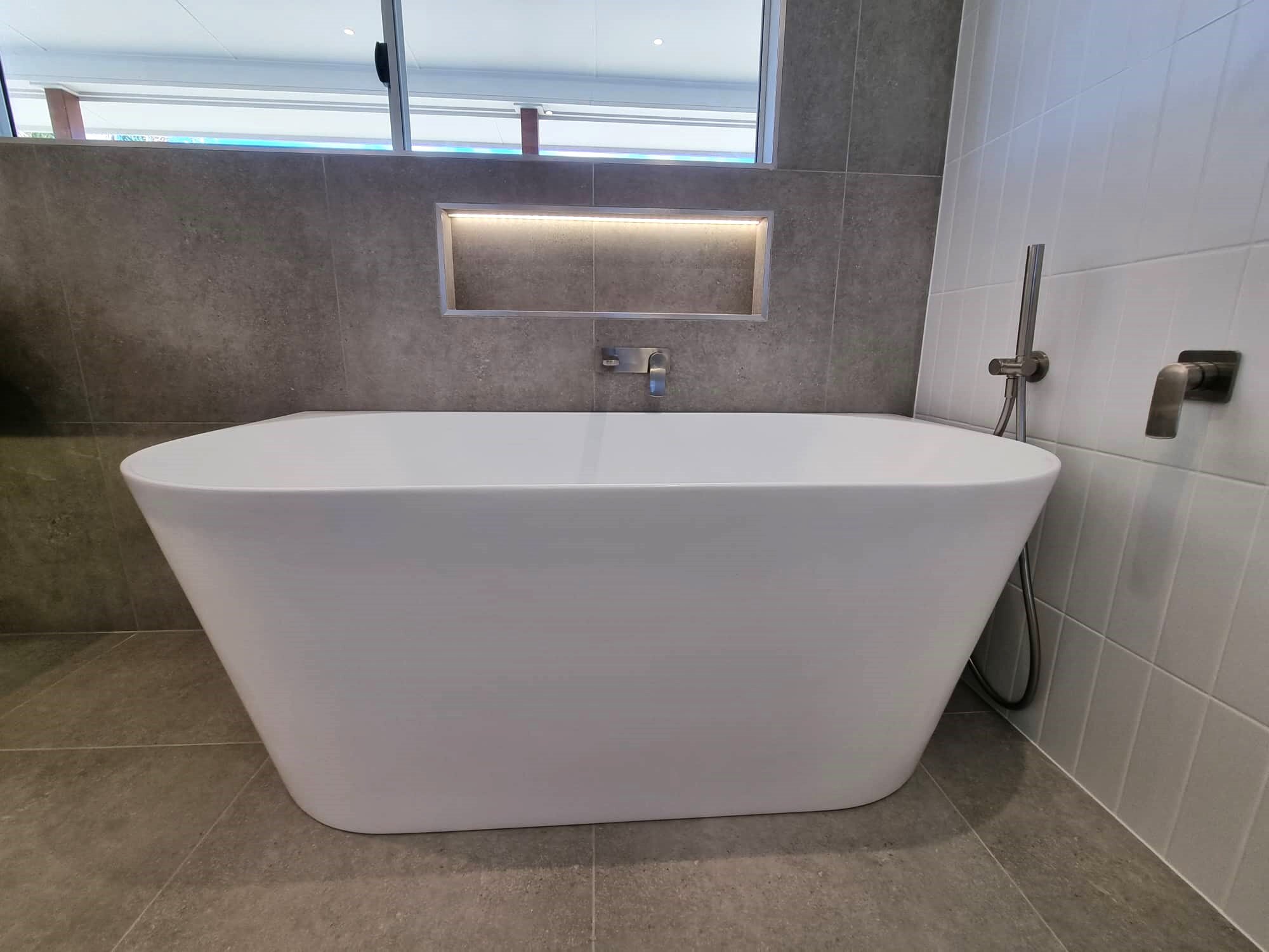 Happy Saturday!

We hope everyone is having a fantastic weekend.

With all this rain we have been having lately, we think this would be the perfect place to sit back, relax and enjoy the indoors!

#bathroomrenovation #brisbanebathroomrenovation #redc