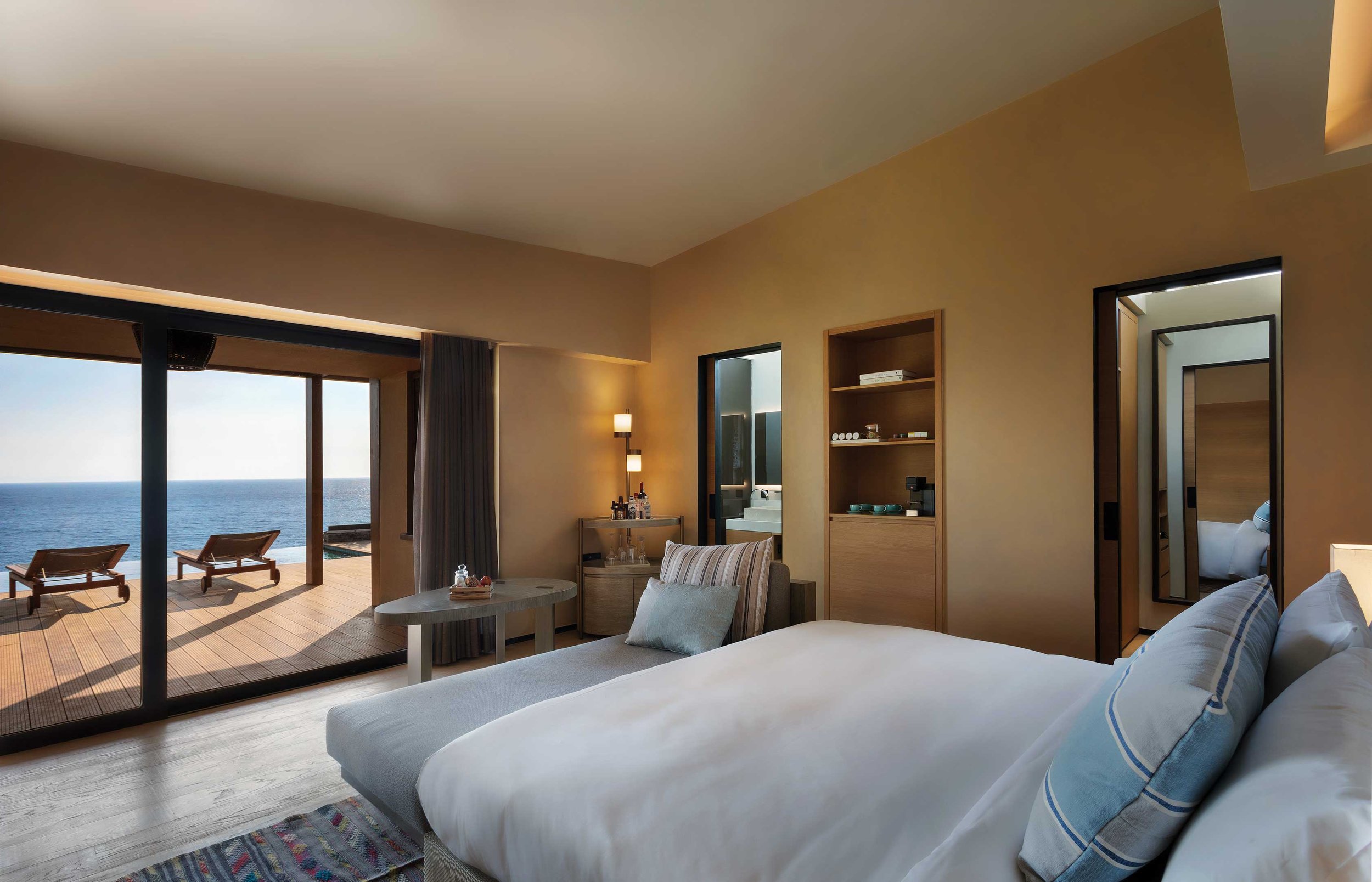 John-Athimaritis_Ridge_Terrace_with_Pool_Sea_View_Bedroom_[7599-ORIGINAL.jpg