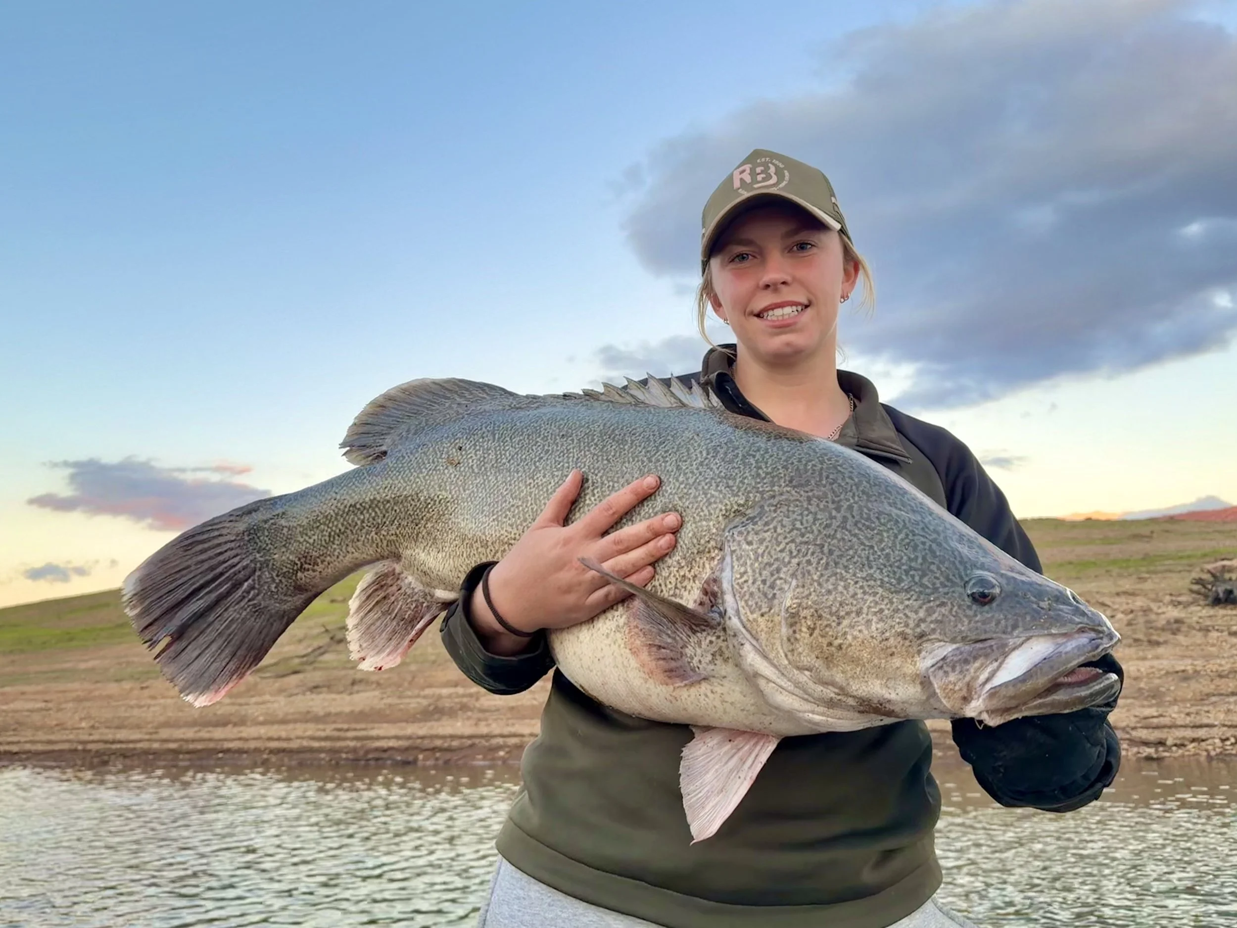 MURRAY COD FISHING: Live Scoping to Lure Tips with Liesel Nunn