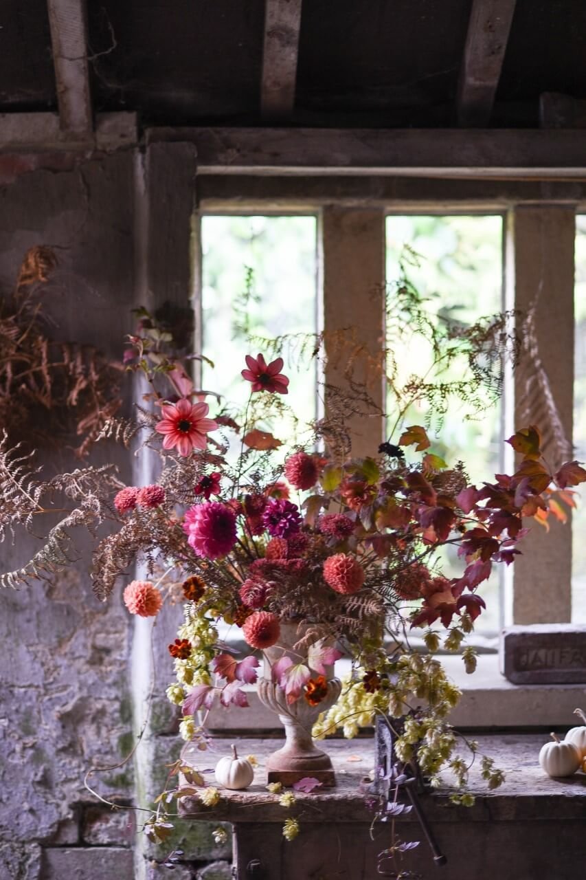 Urn mid view tiny.jpeg