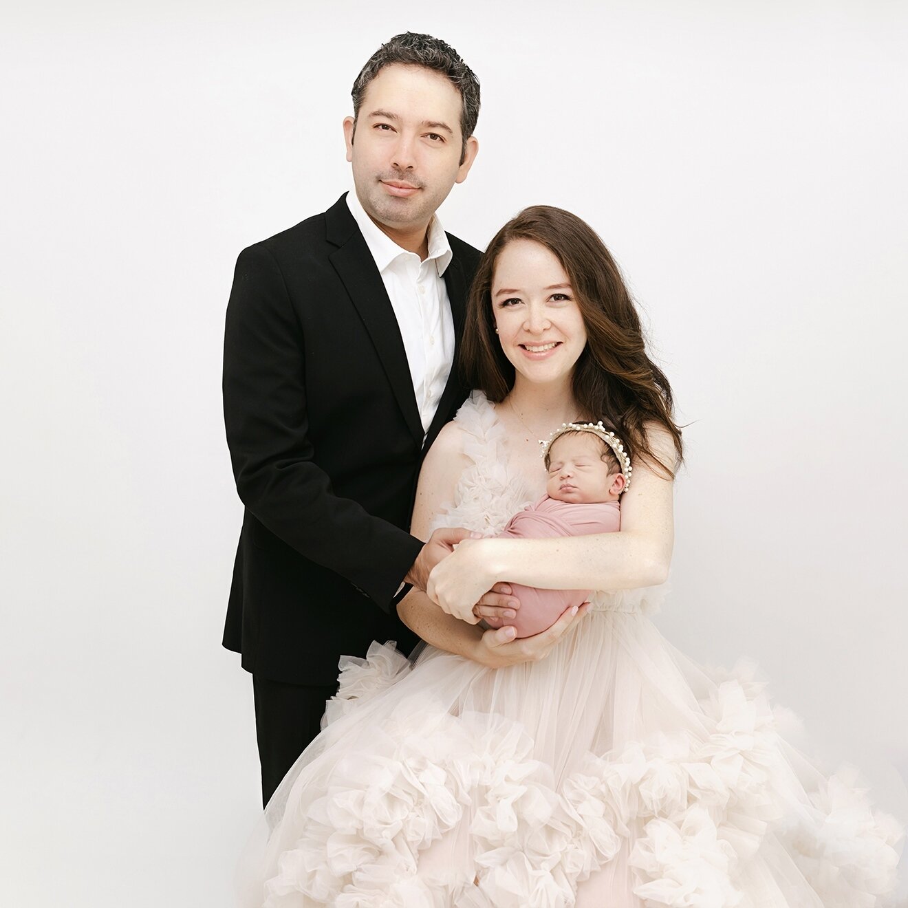 Aidan Grace Couture is a photography studio that focuses on creating beautiful, archival artwork for you and your family to enjoy for generations to come. Whether you are expecting  a bundle of joy or documenting the newest addition to your family, I