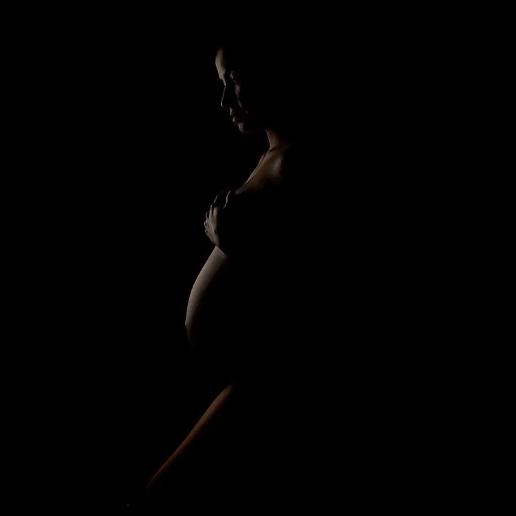 maternity-studio-session-raleigh-nc-lighting