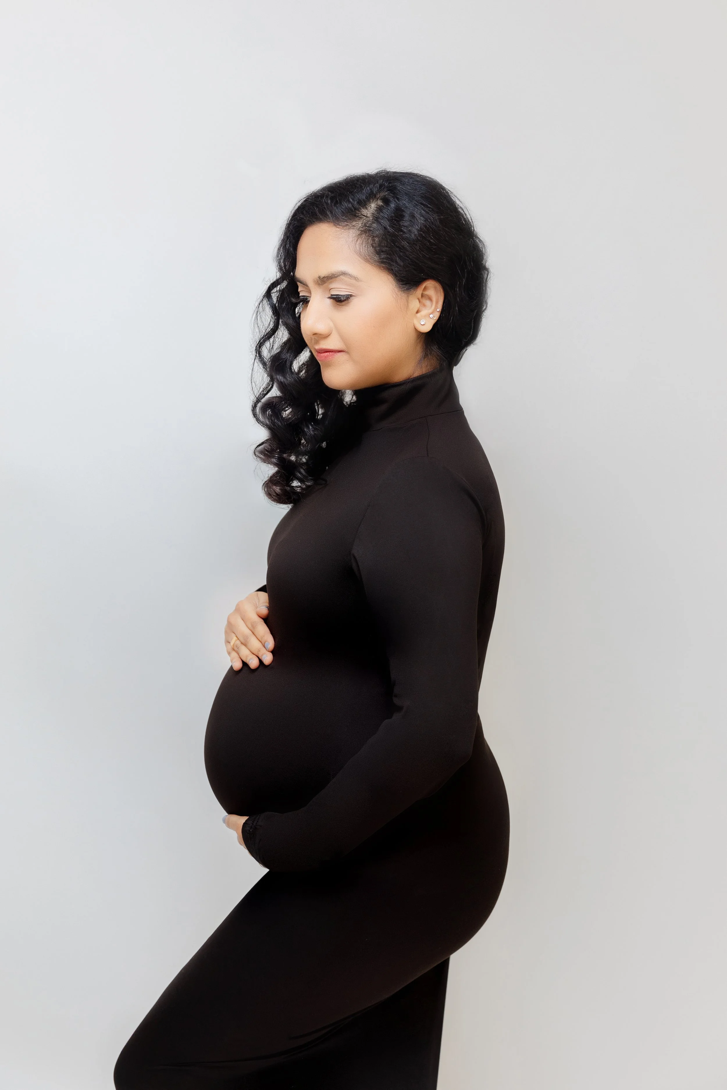 raleigh-durham-maternity-session-studio-lighting