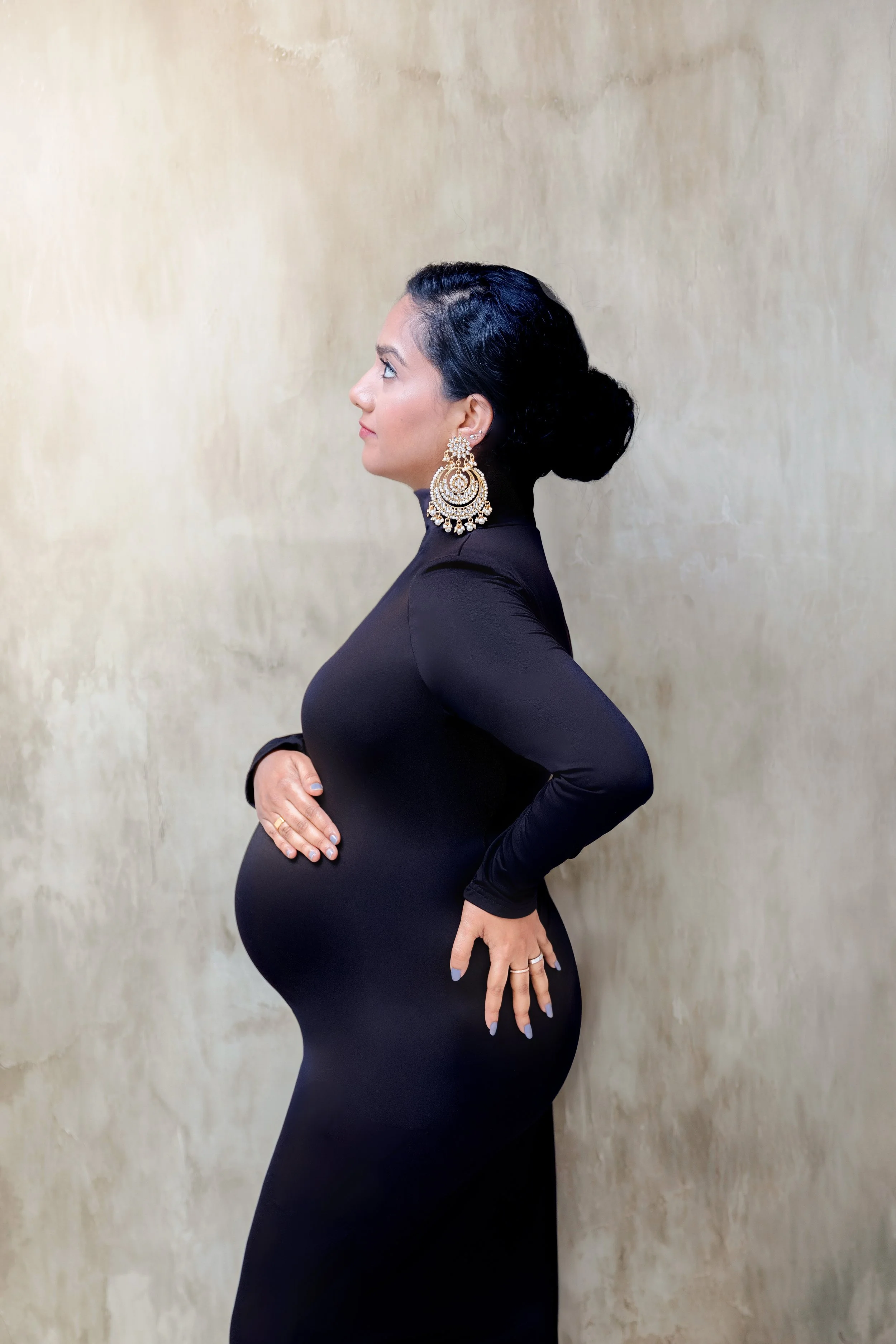 classic-studio-portrait-pregnancy-raleigh-durham-nc