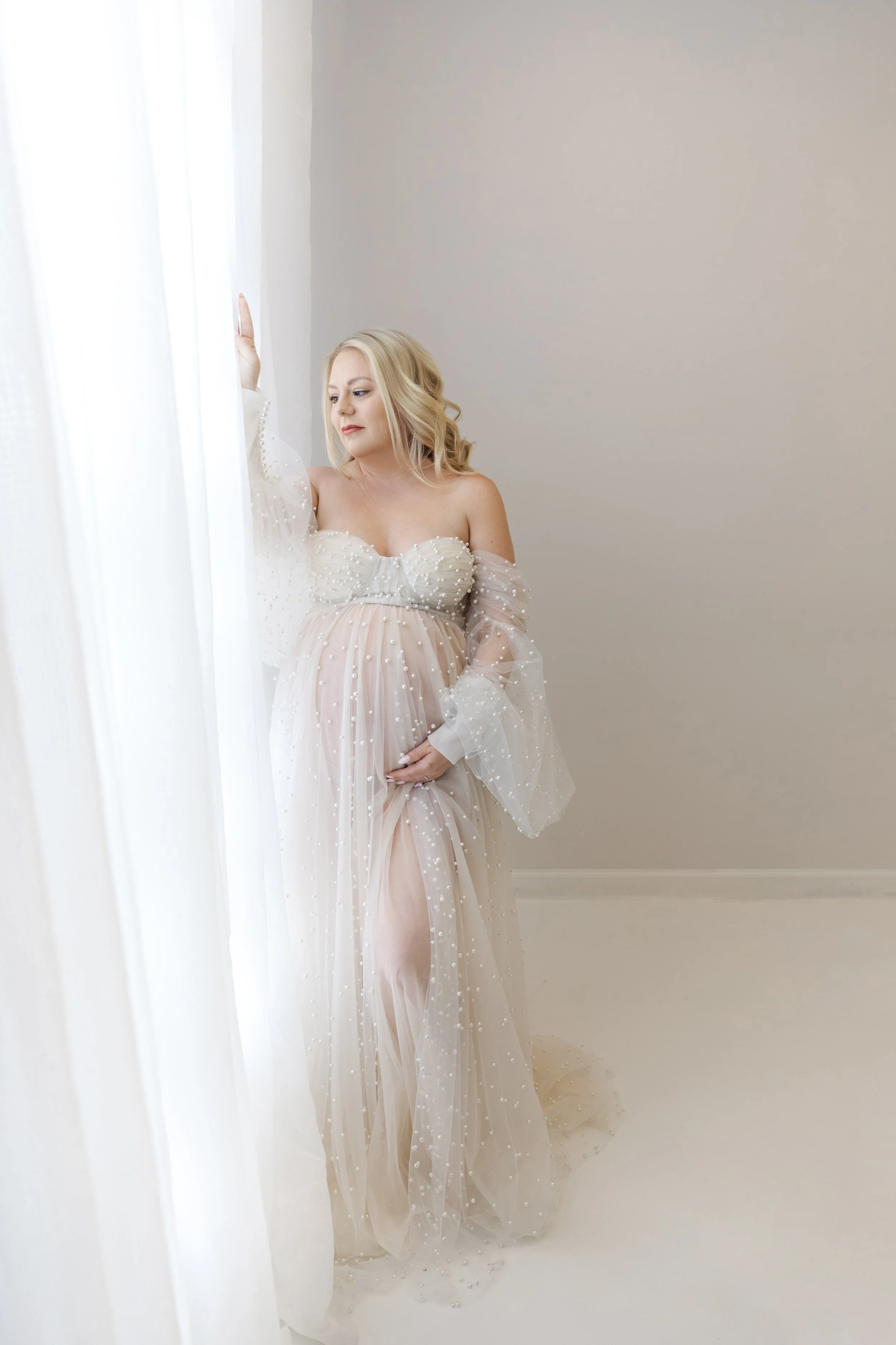 expecting-mom-portrait-studio-raleigh-durham-mika